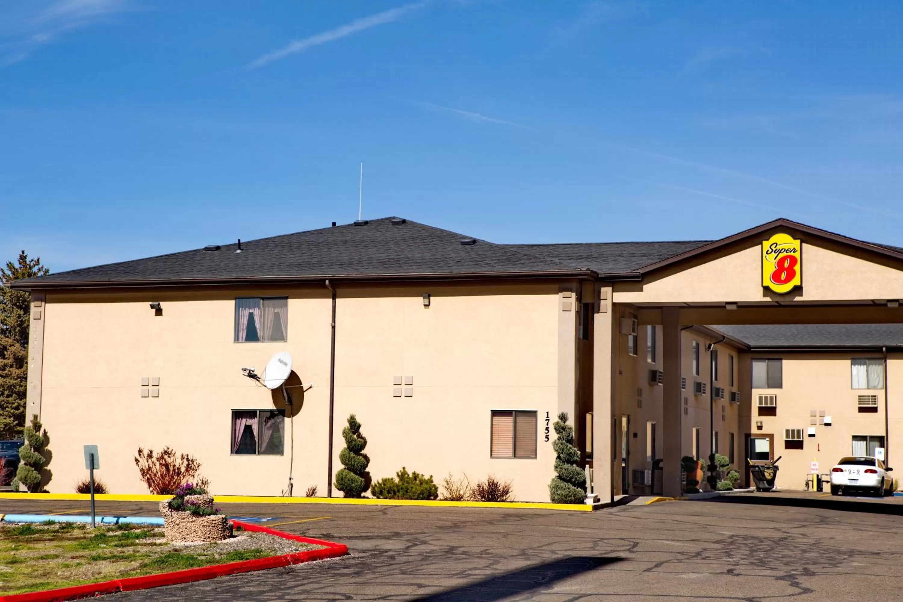 Facade/entrance in Super 8 by Wyndham Elko