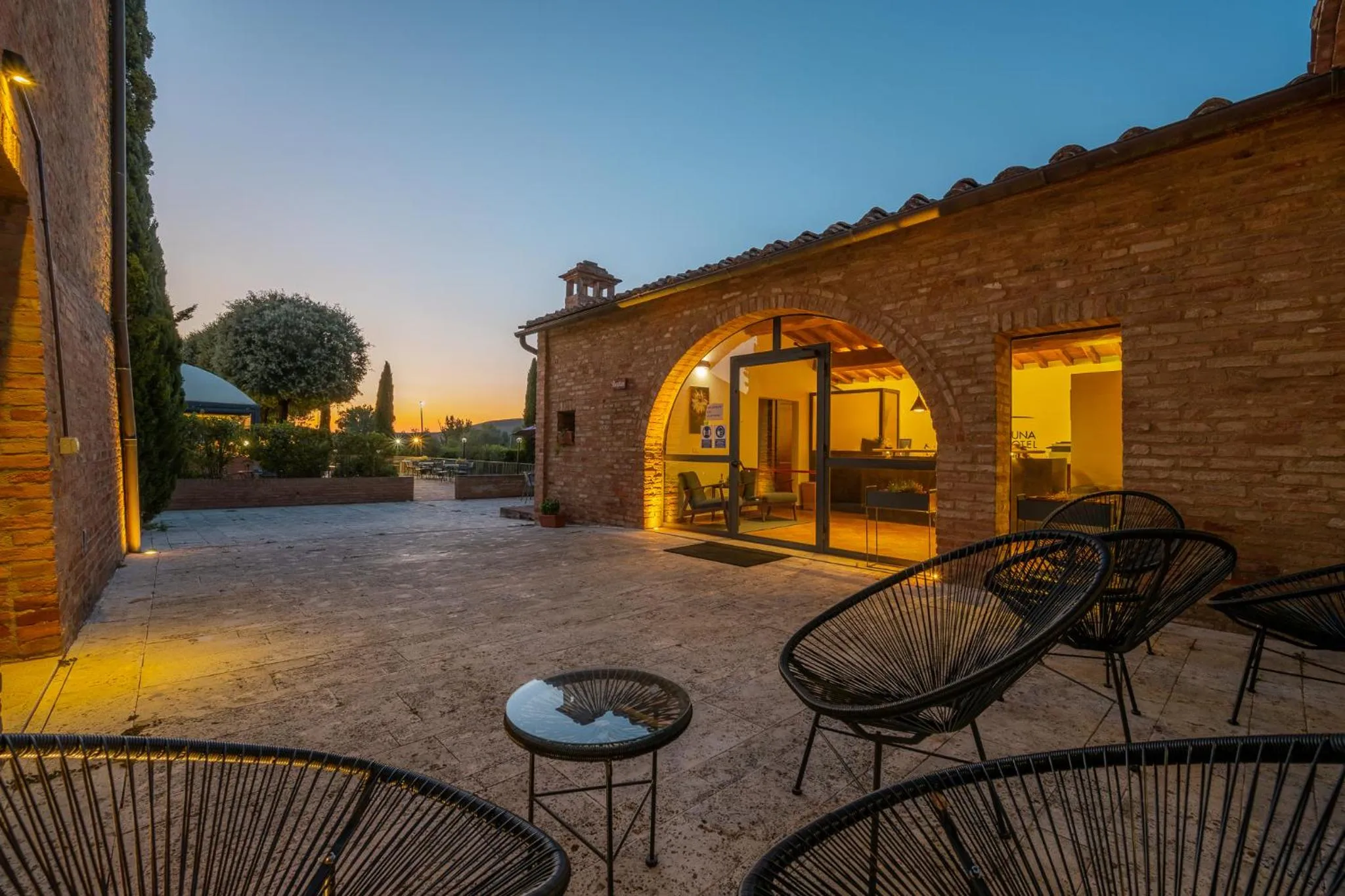 Facade/entrance in Hotel More di Cuna