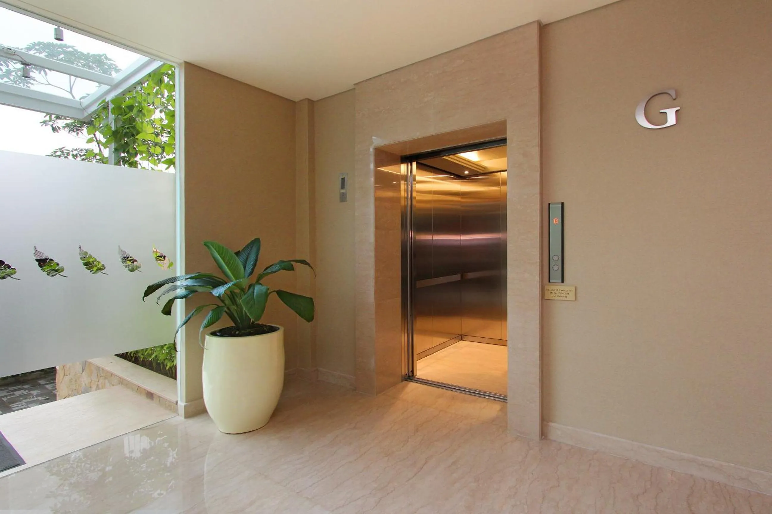 Facade/entrance in Dwijaya House of Pakubuwono