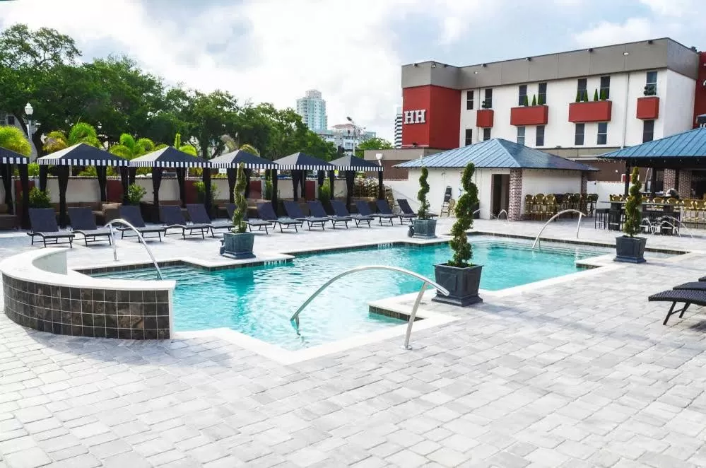 Hollander Hotel - Downtown St. Petersburg