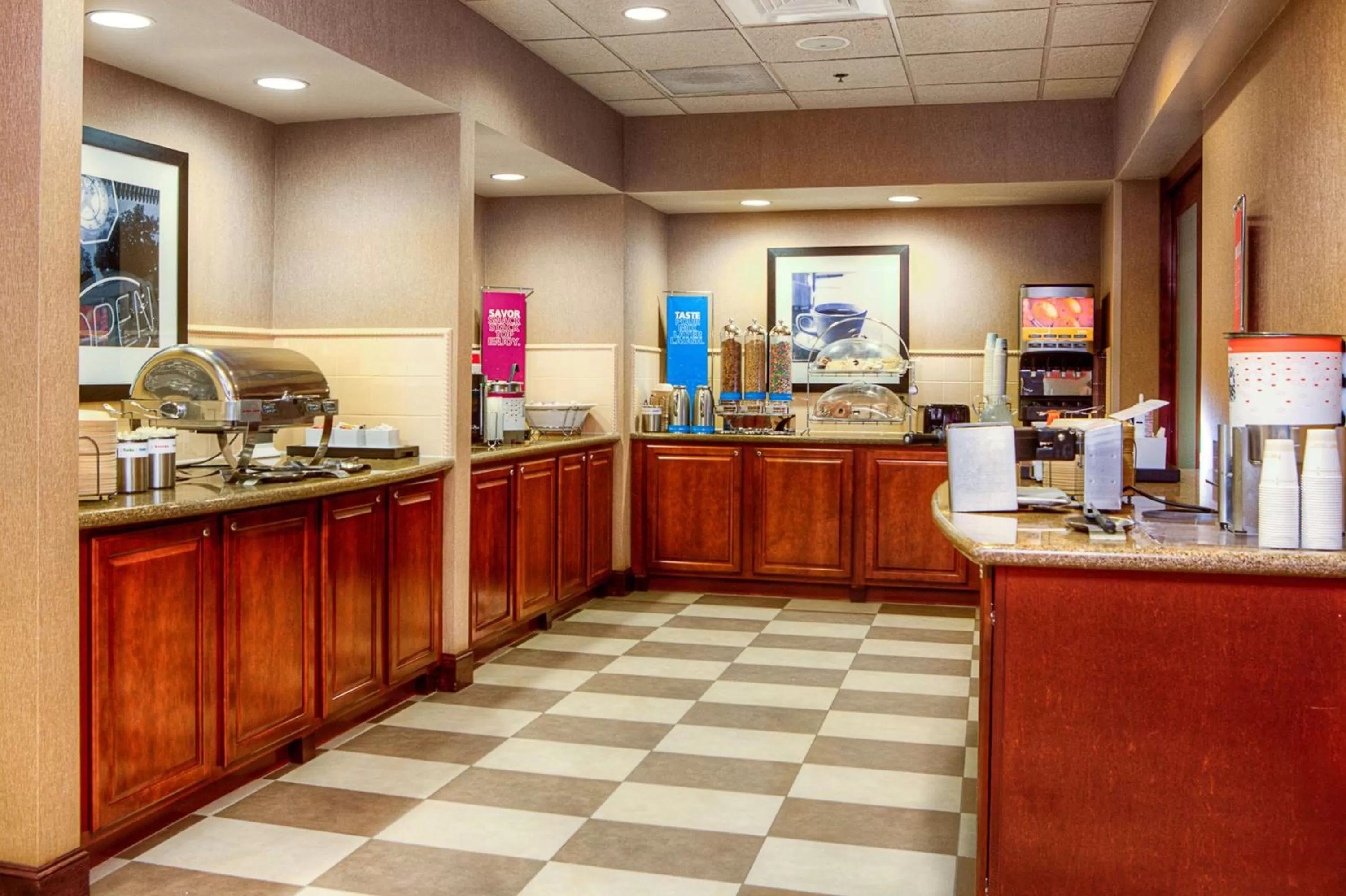 Restaurant/places to eat in Hampton Inn & Suites Mountain Home