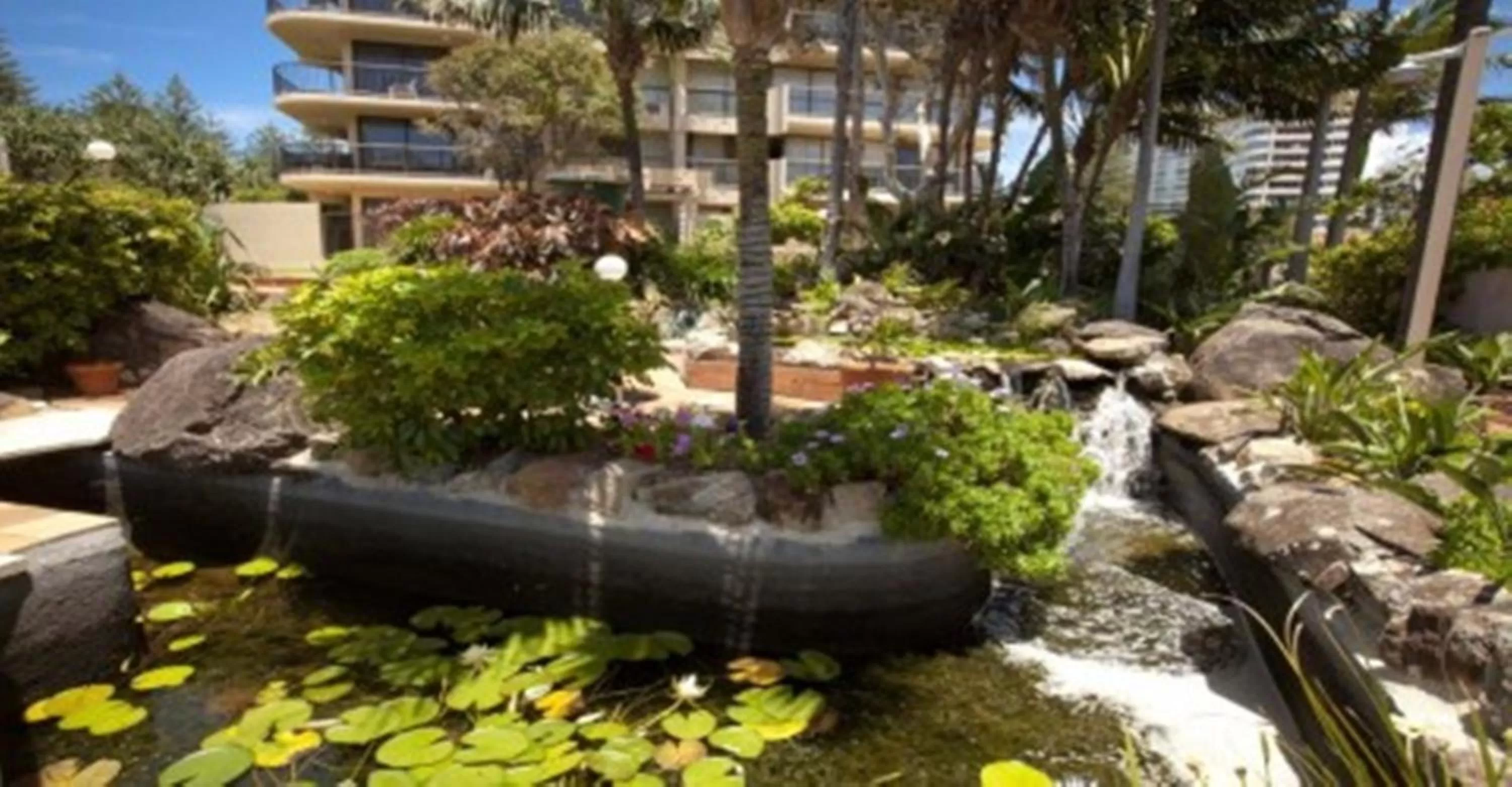 Garden in De Ville Apartments