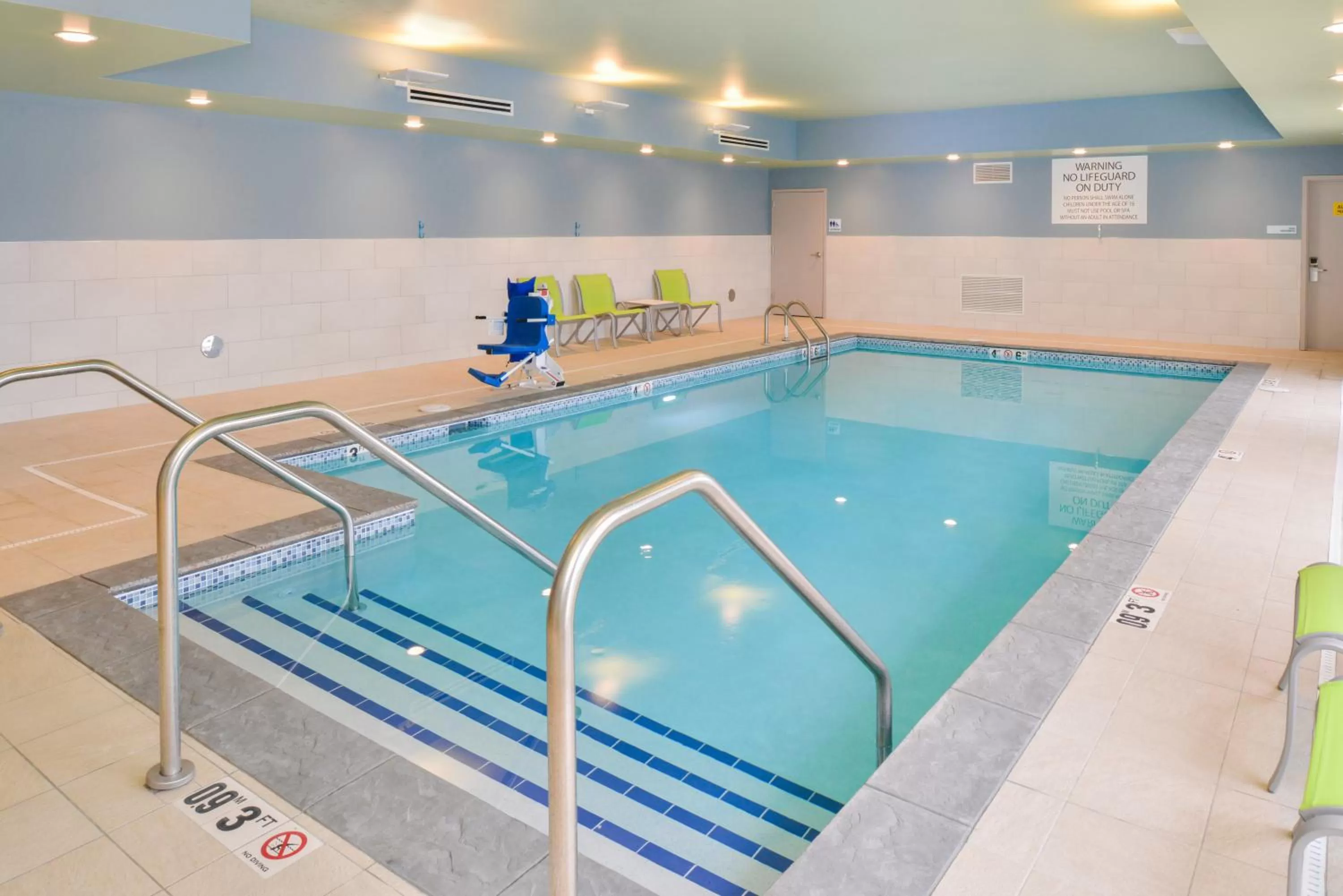Swimming pool in Holiday Inn Express & Suites - Chadron by IHG