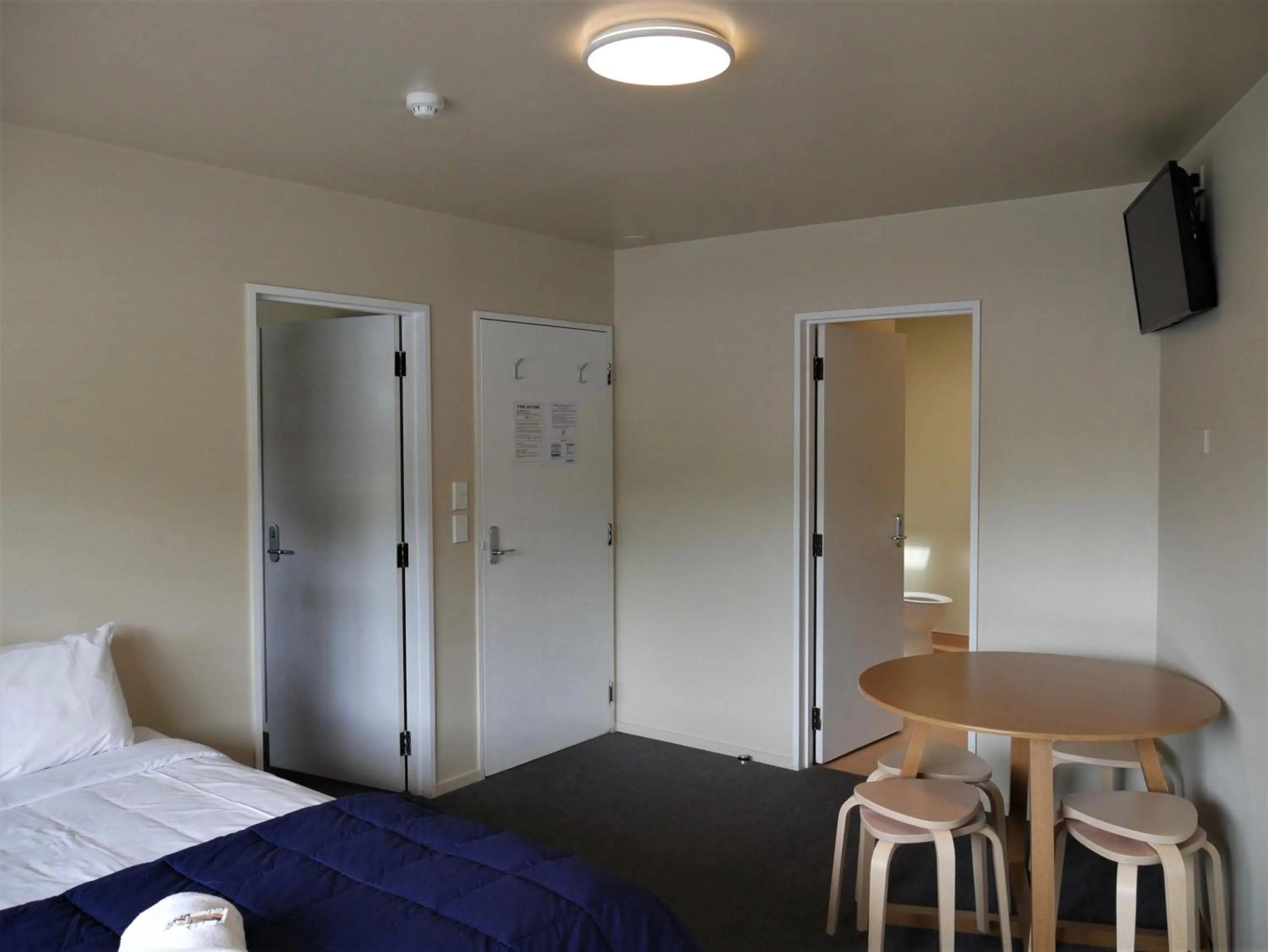 Bathroom, Bed in Kaiteri Lodge