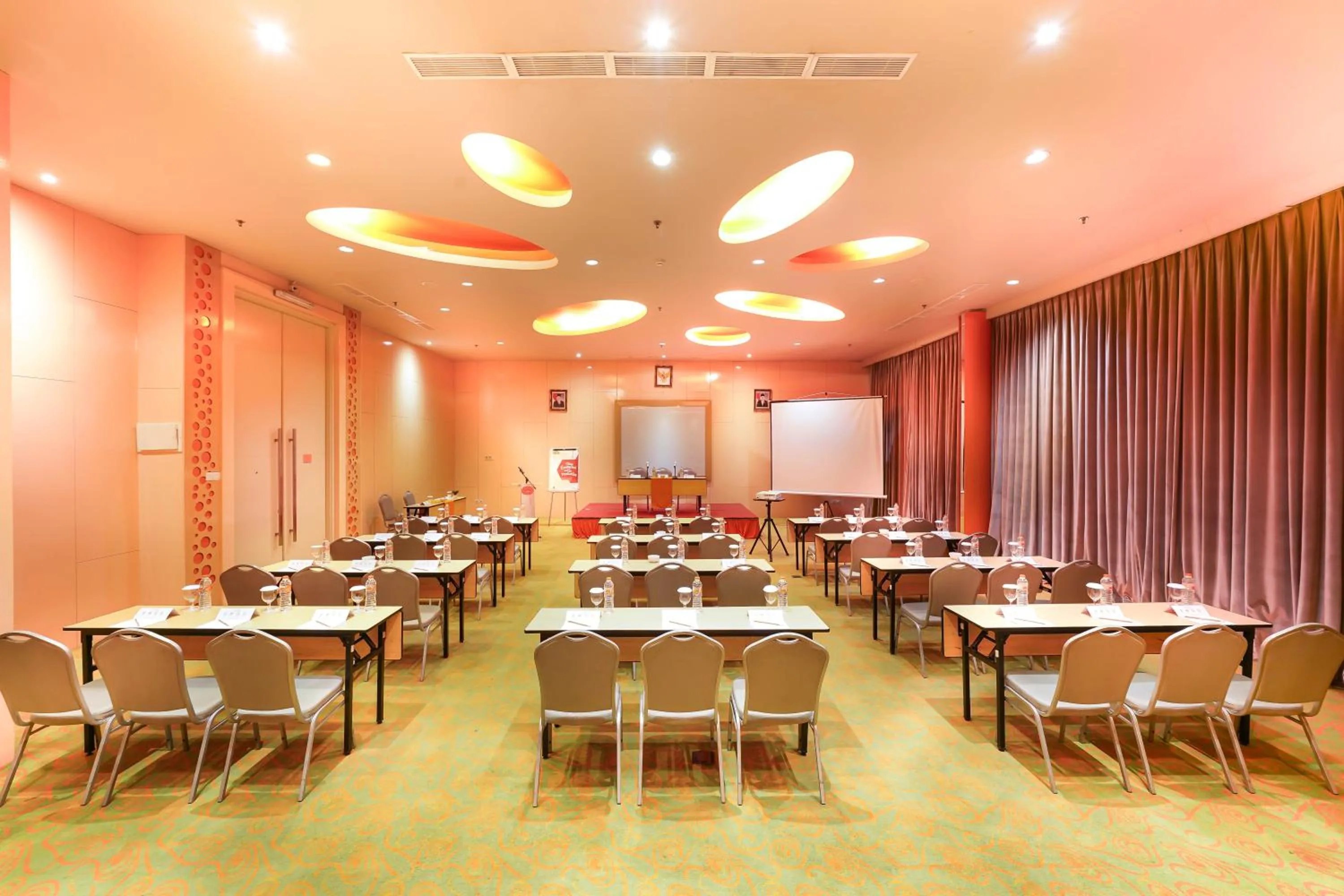 Banquet/Function facilities in HARRIS Hotel Sentul City Bogor