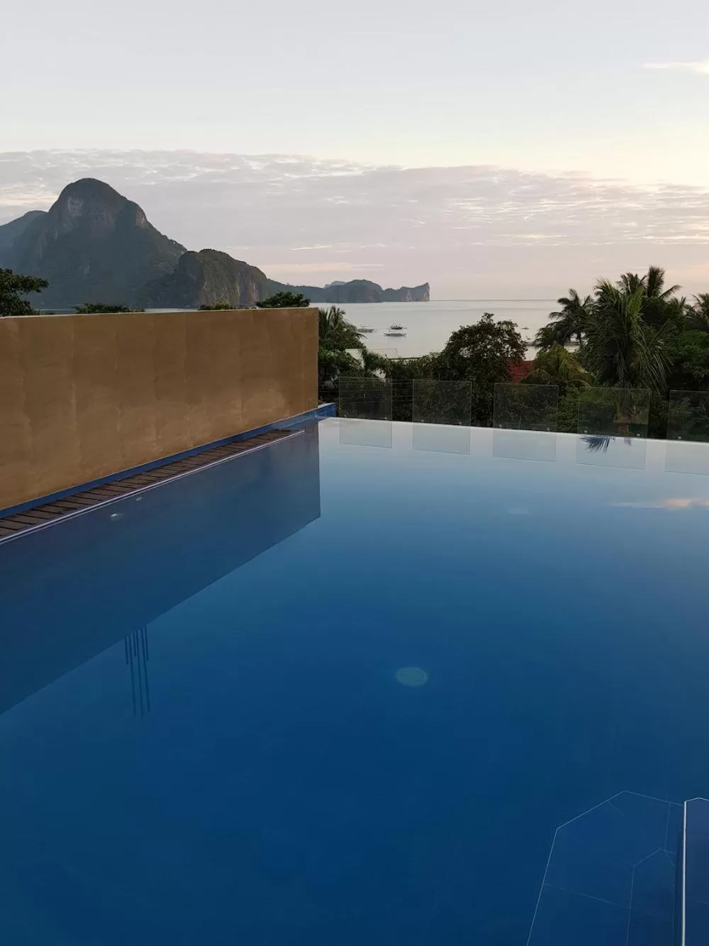 Swimming pool in Cuna Hotel