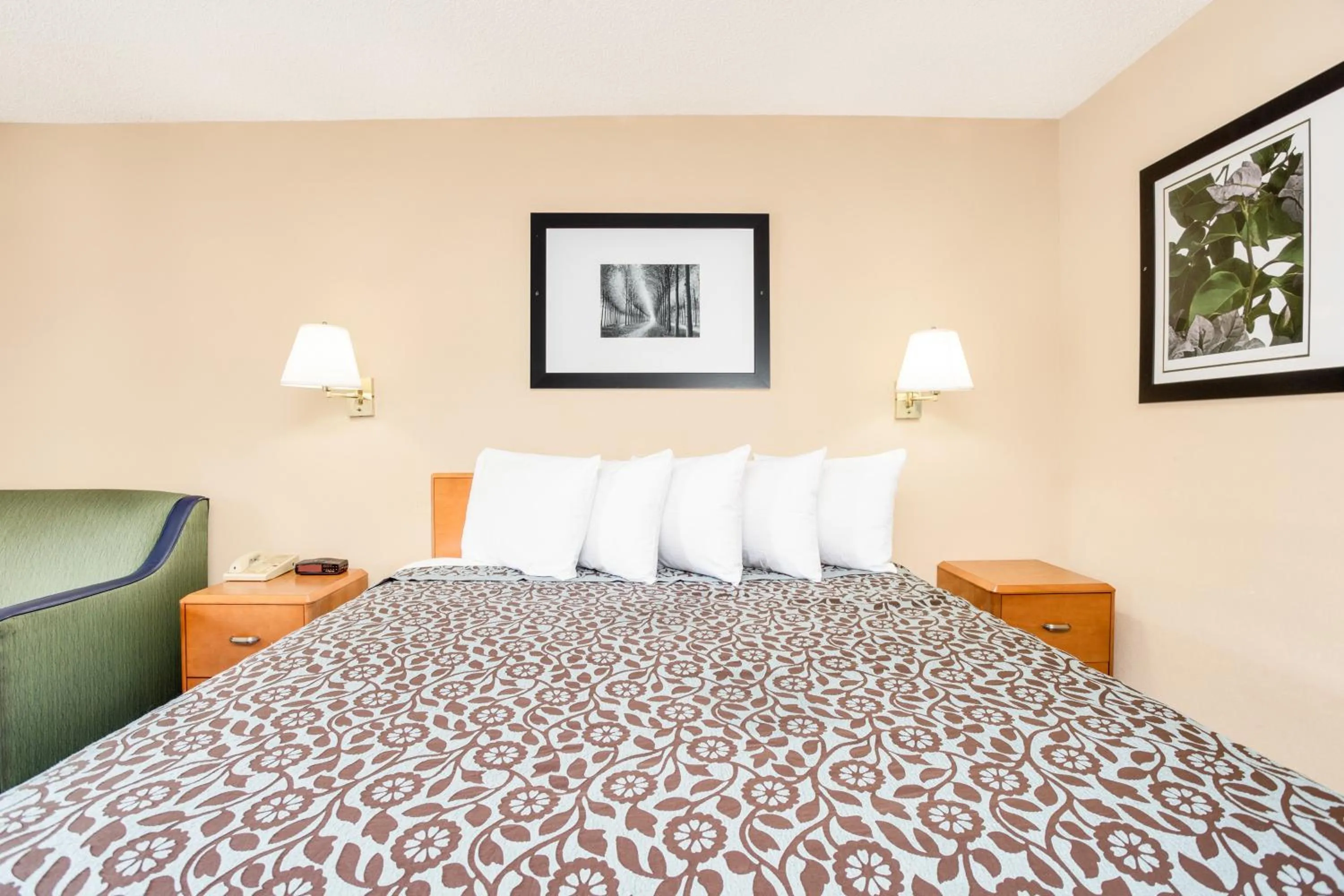 Bed in Days Inn by Wyndham Downtown Aiken