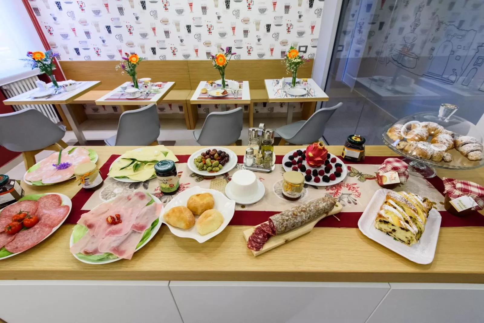 Buffet breakfast in Un B&B al Belvedere