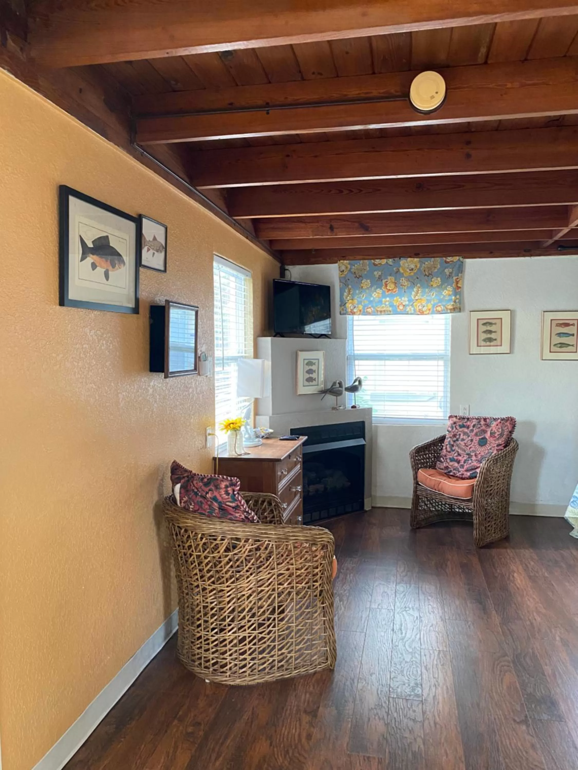 Living room in Nature Coast Inn & Cottages