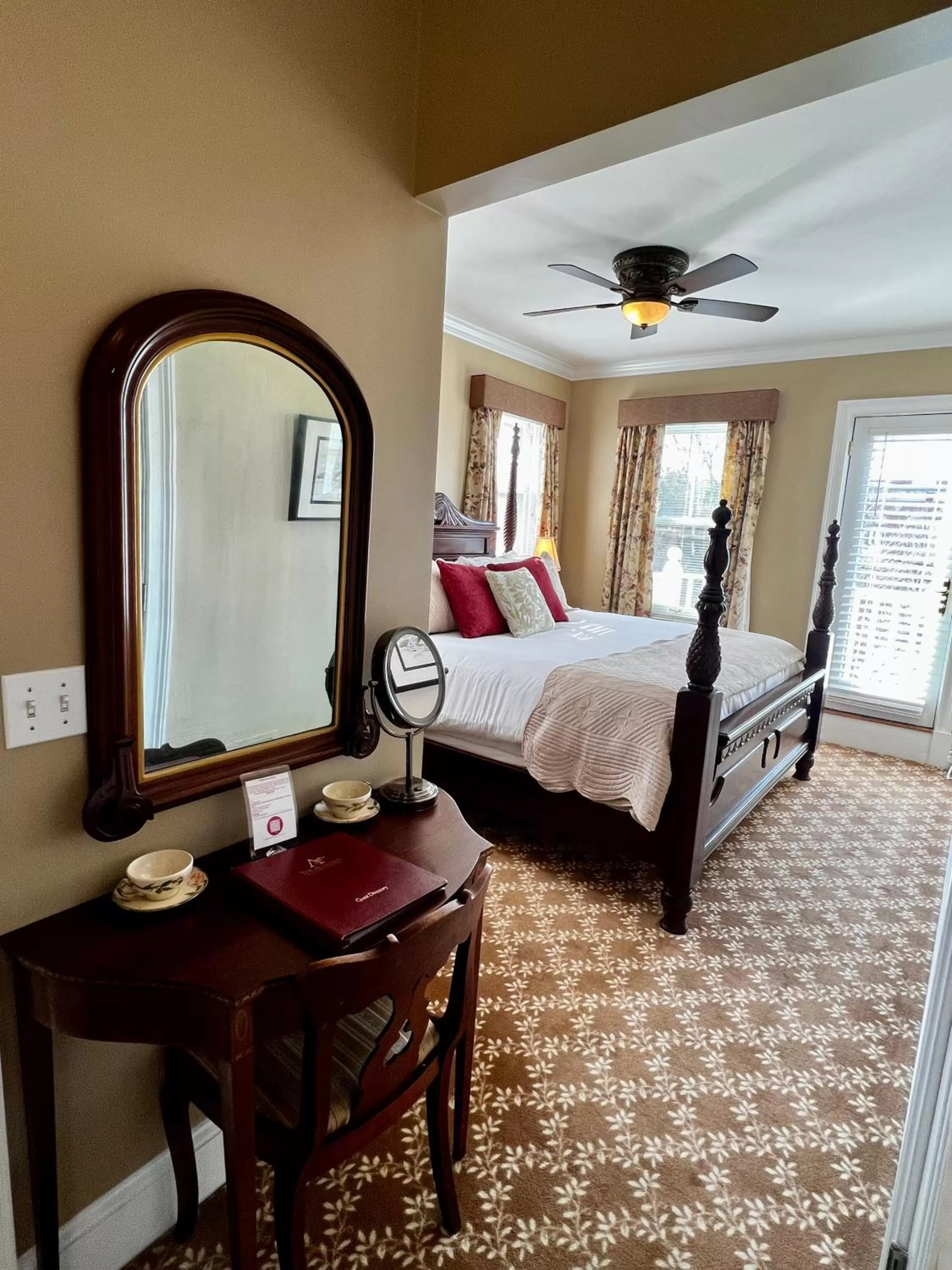 Bedroom, Bed in Almondy Inn Bed & Breakfast