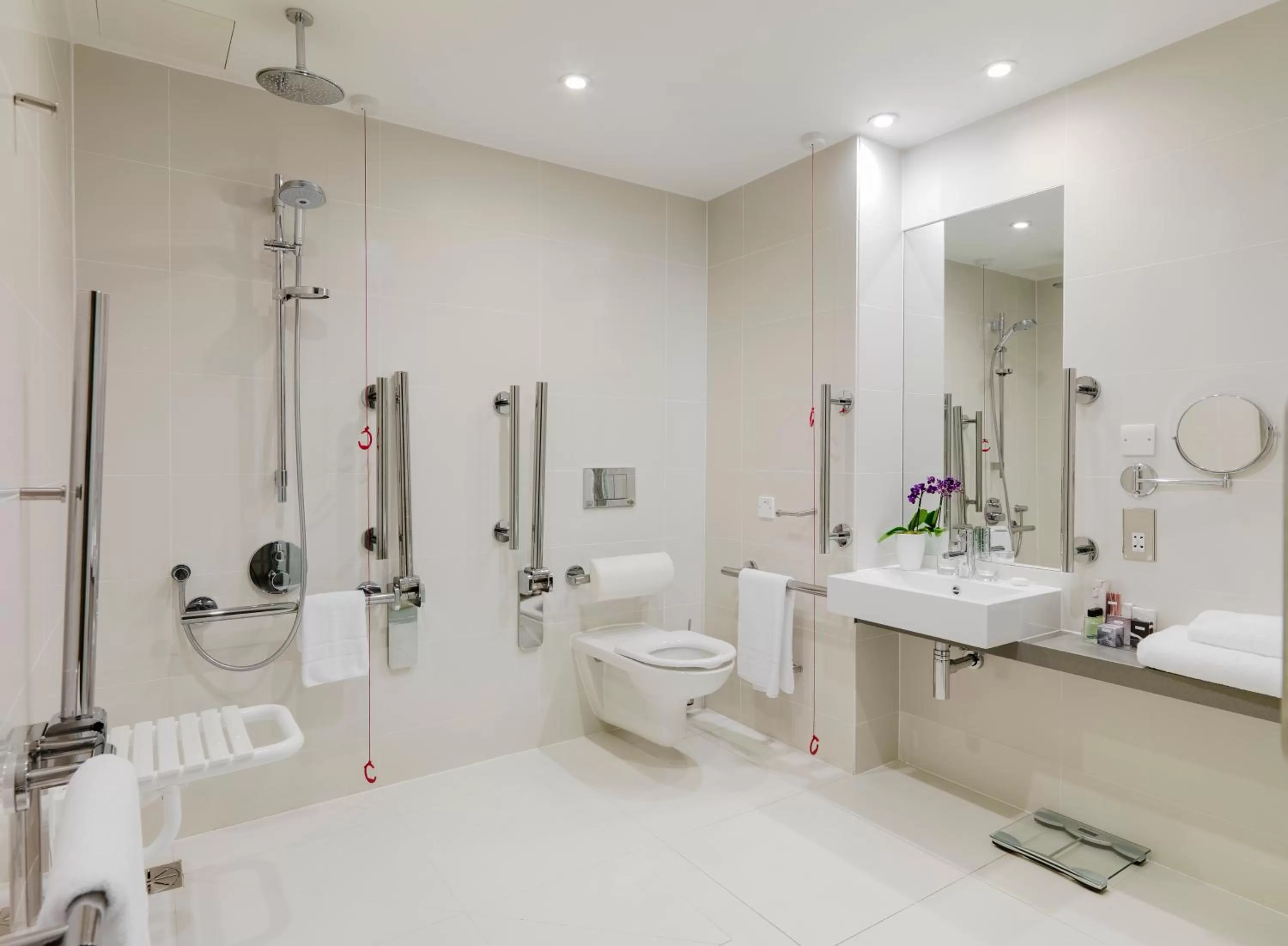 Bathroom in H10 London Waterloo