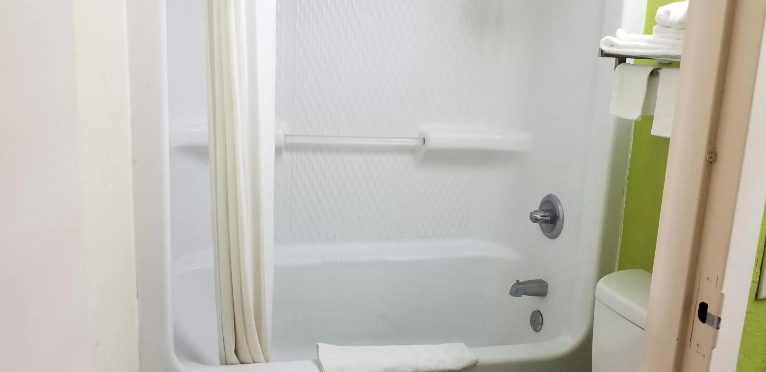 Super 8 by Wyndham Ruther Glen Kings Dominion Area