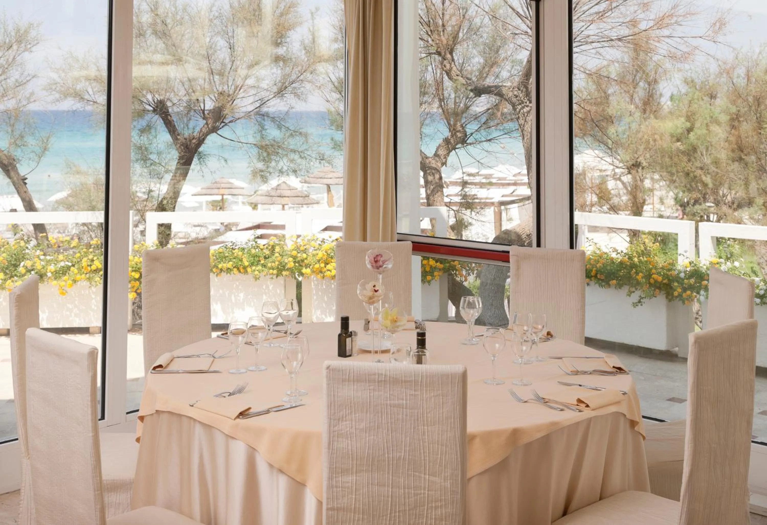 Restaurant/places to eat in Grand Hotel Costa Brada