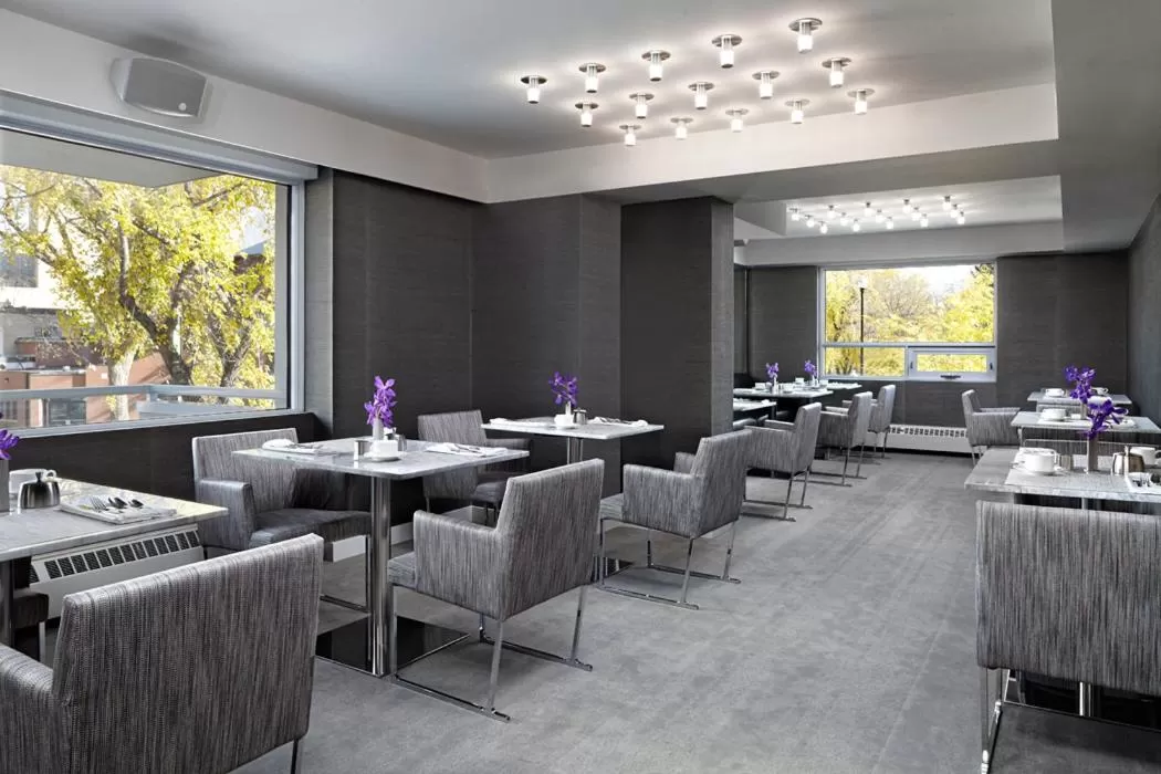 Restaurant/places to eat in The James Hotel