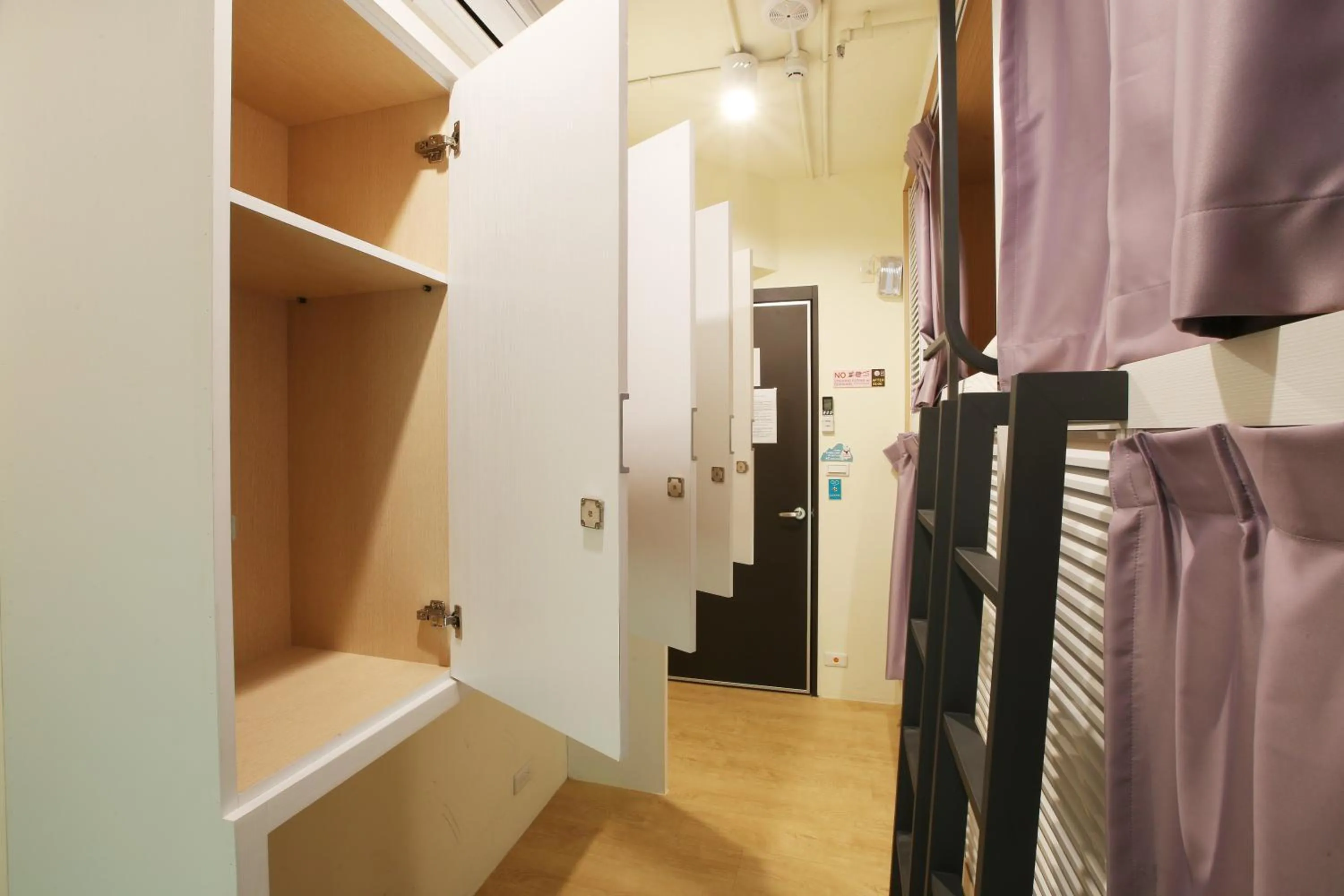 bunk bed in Loosha Hostel