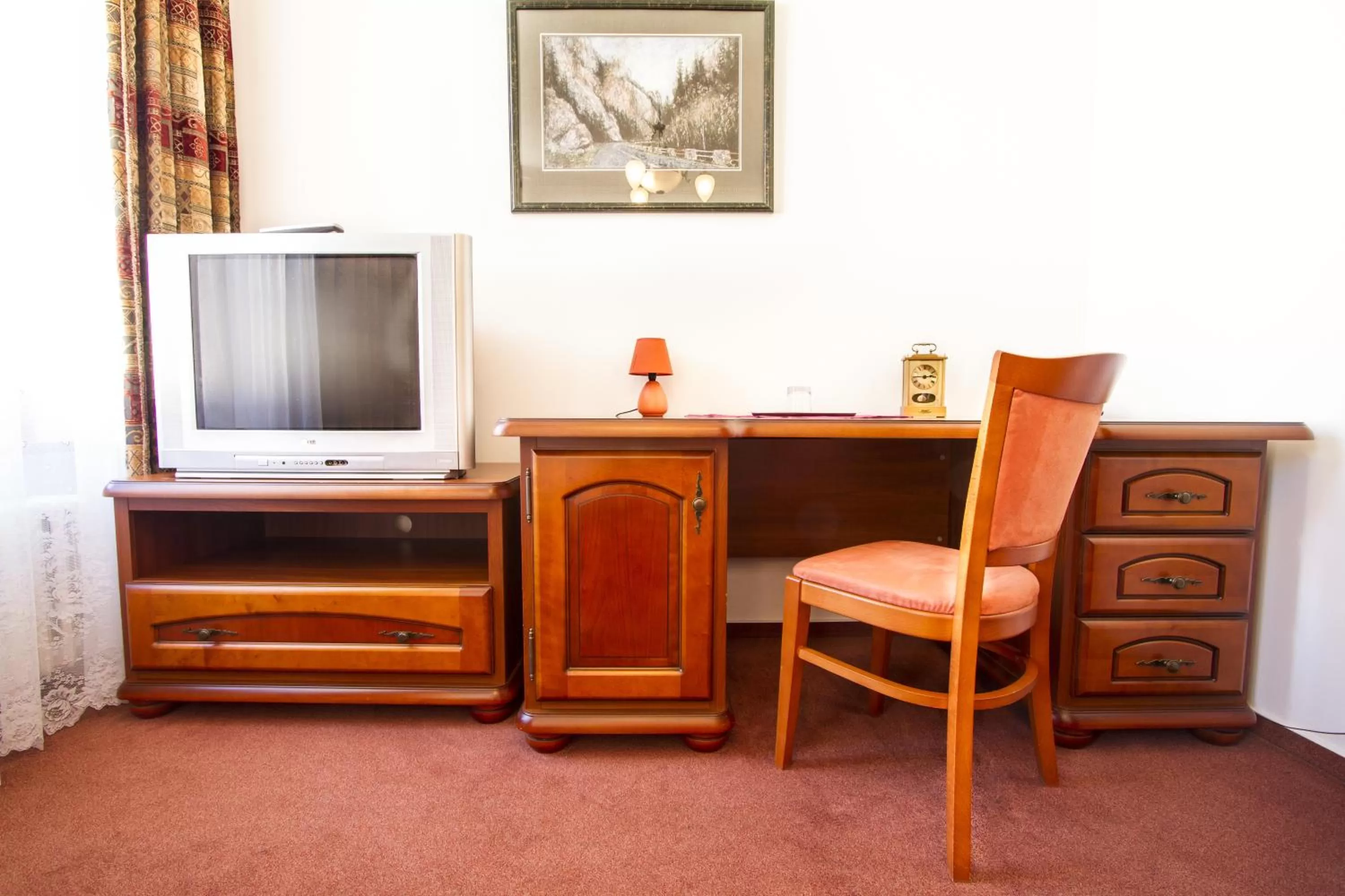 TV and multimedia in Hotel Grand