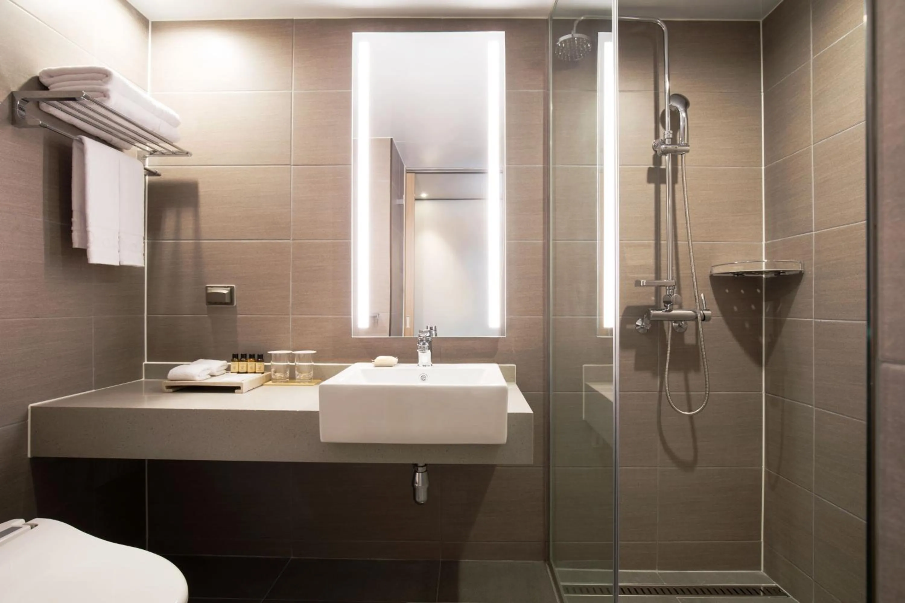 Bathroom in Orakai Cheonggyesan Hotel, BW Premier Collection