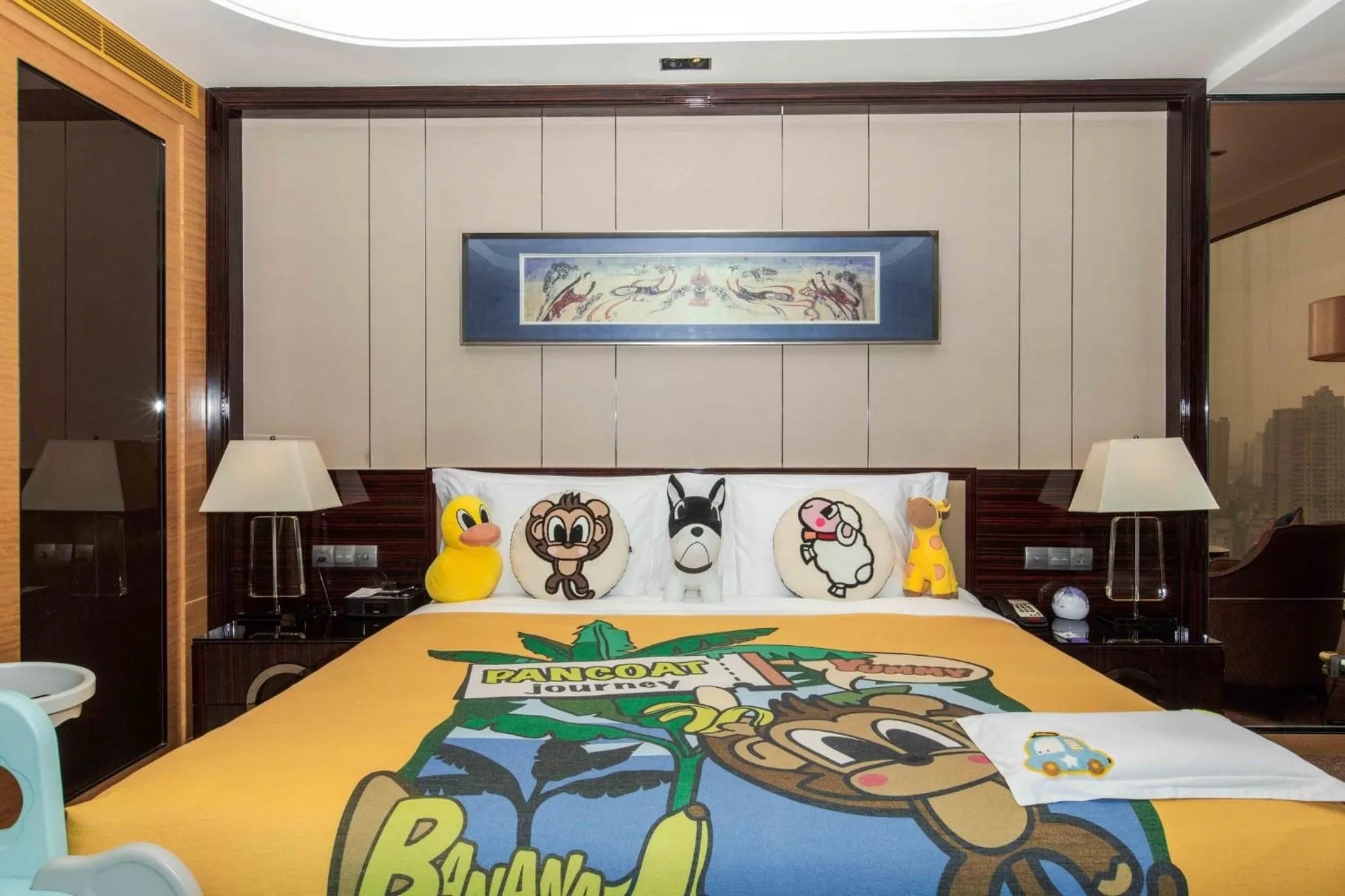 Photo of the whole room, Bed in Crowne Plaza Hotel Lanzhou by IHG