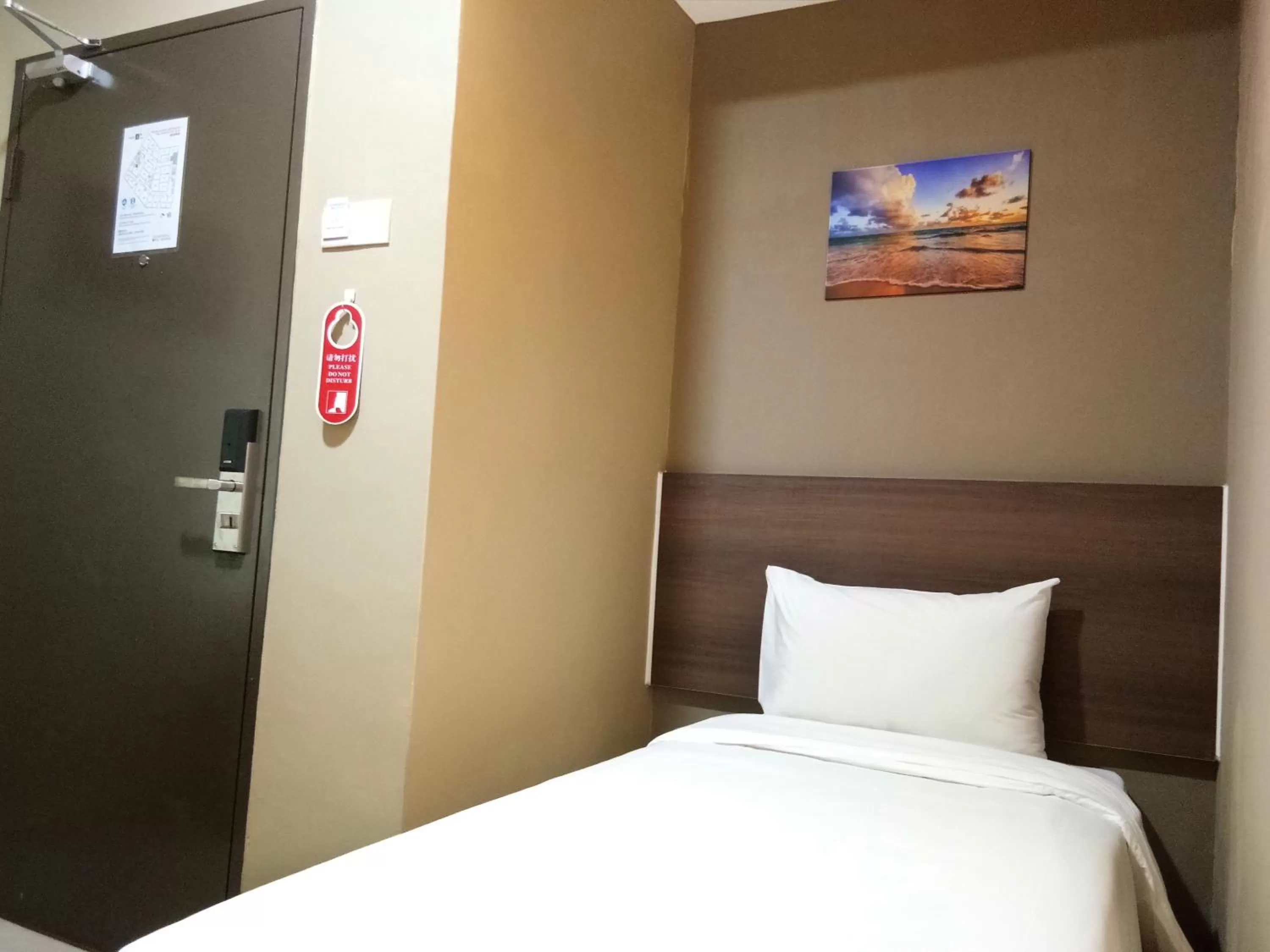 Bedroom, Bed in Asiago Hotel