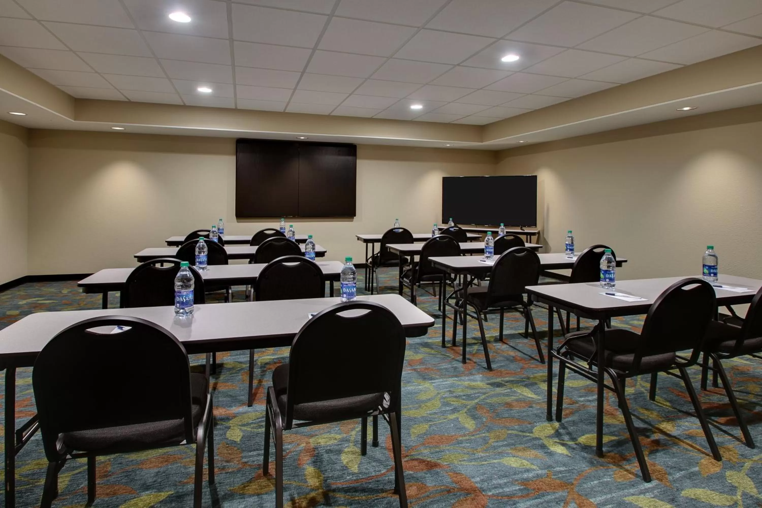 Meeting/conference room in Candlewood Suites - Wichita East by IHG
