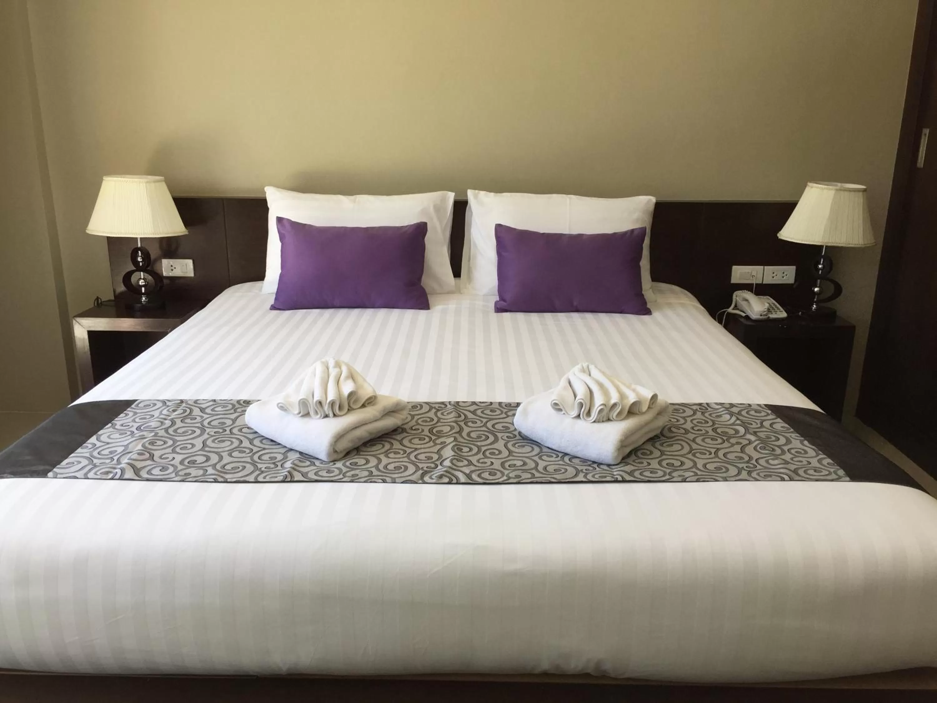 Bed in Aonang Sea Valley Resort