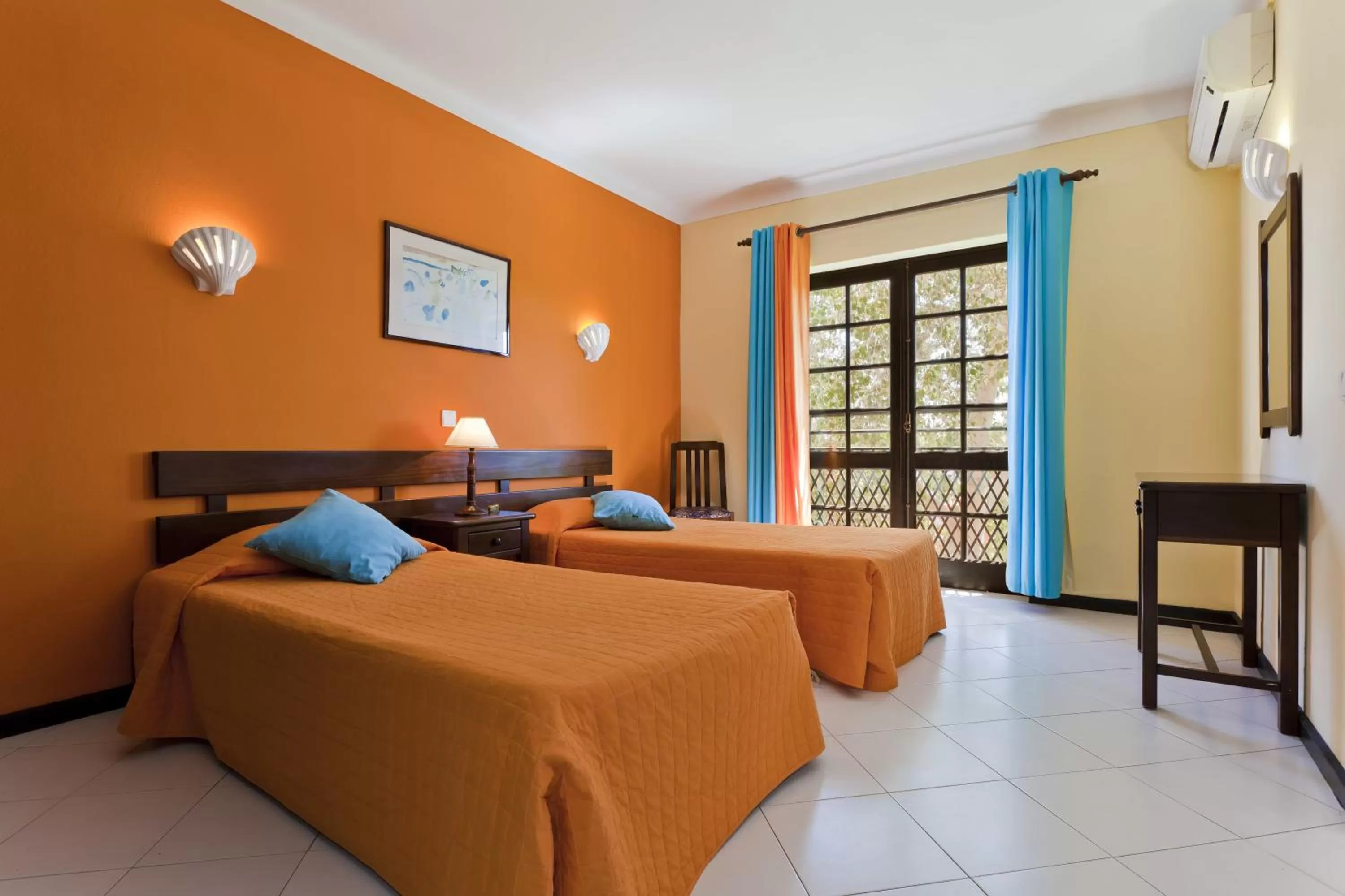 Bedroom, Bed in Colina Village