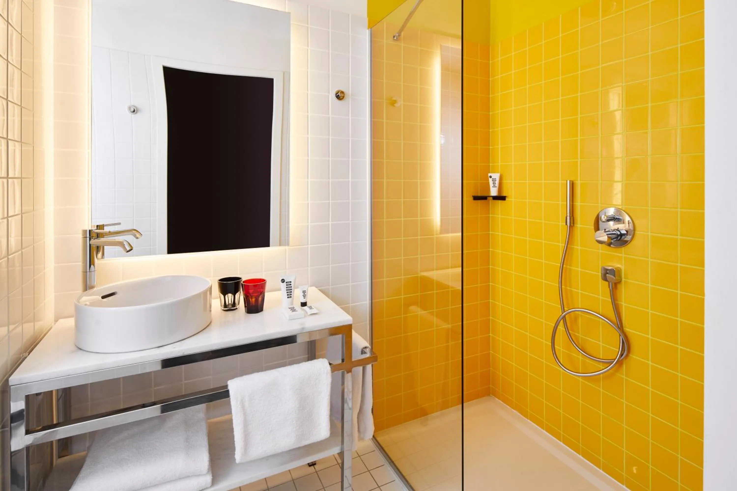 Bathroom in Mama Shelter Paris La Défense