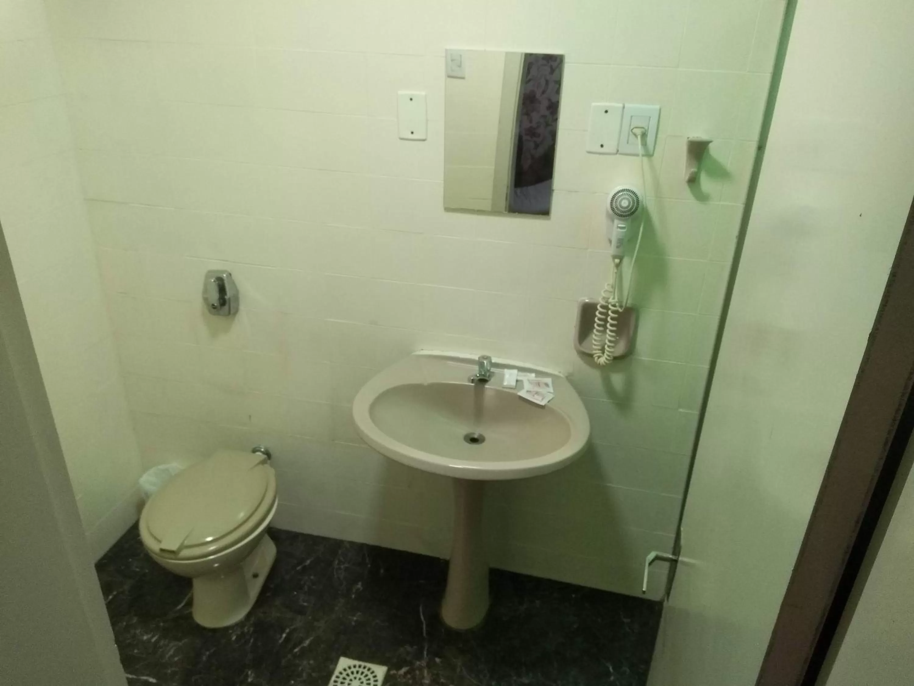 Bathroom in Classic Hotel e Motel