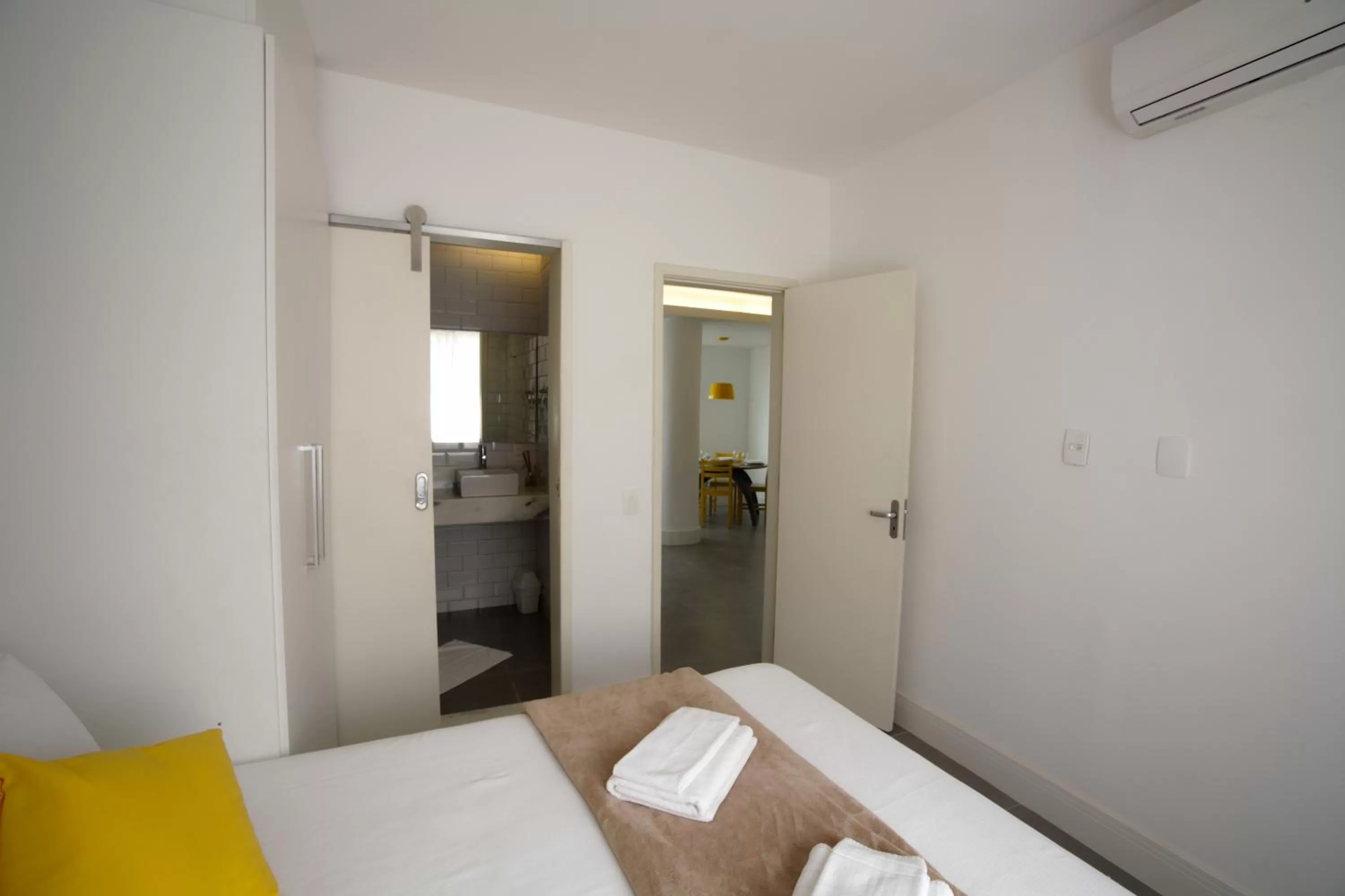 Bathroom, Bed in New Sugar Loft Apartments