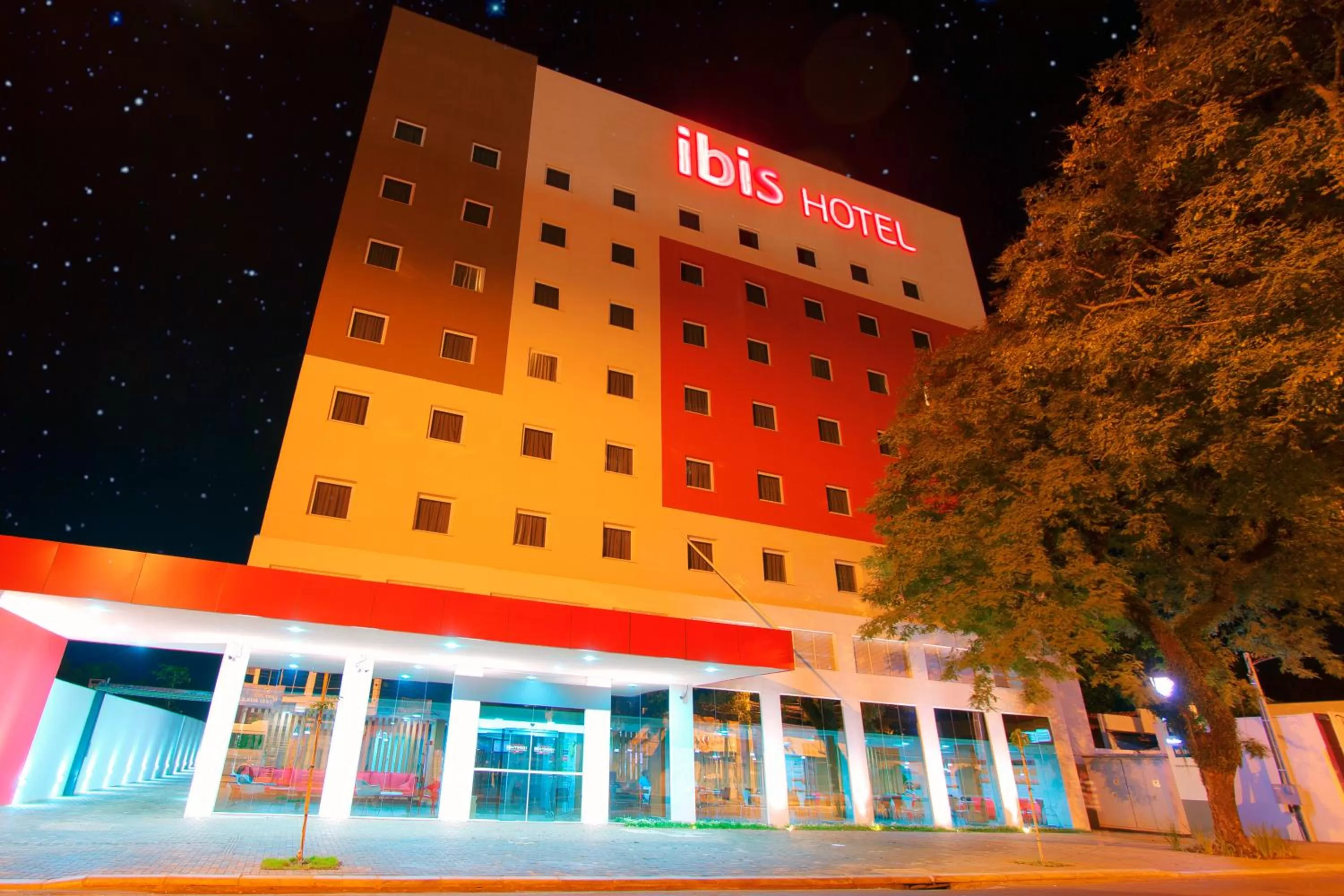 Facade/entrance in ibis Cascavel