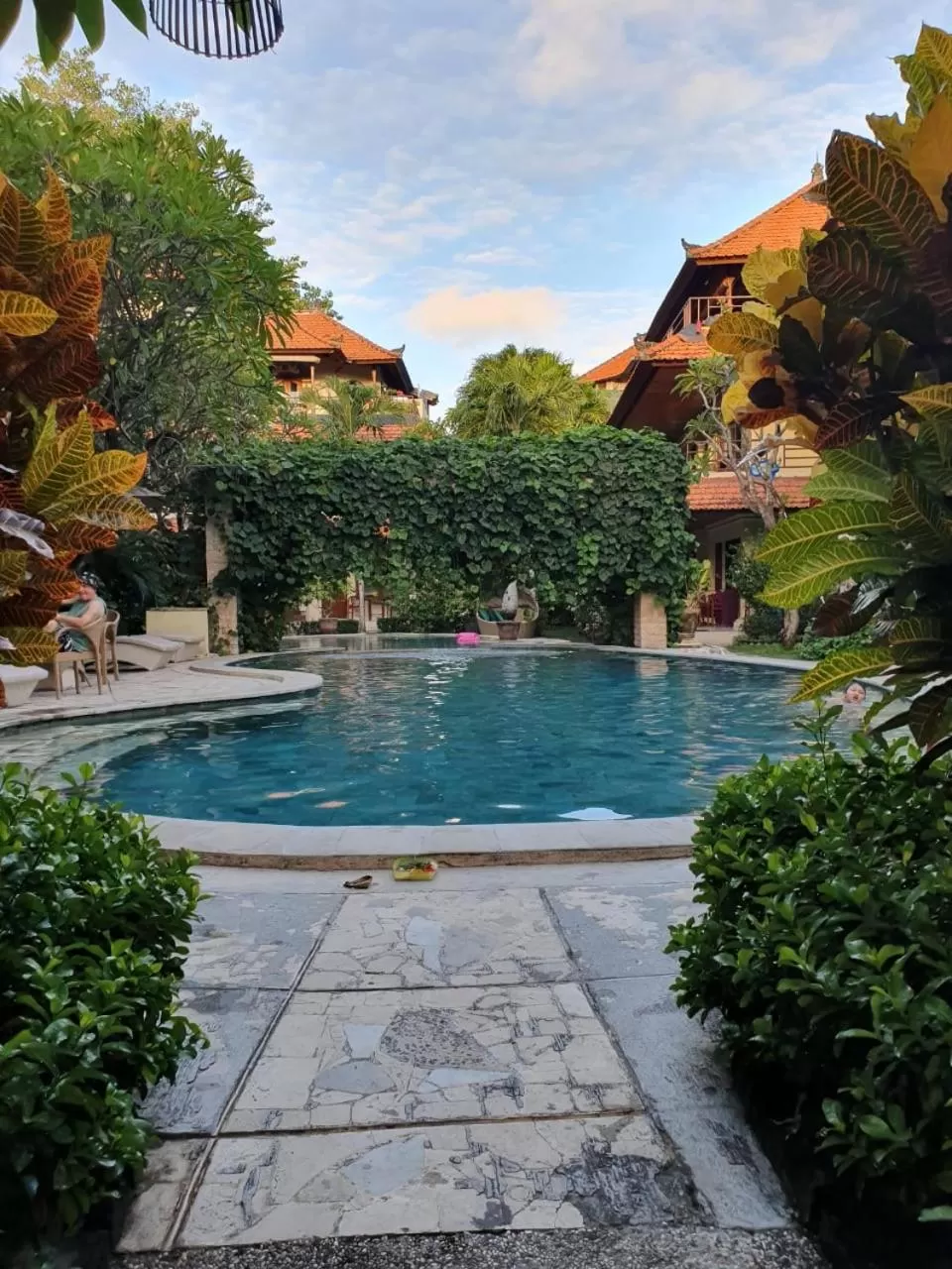 Swimming pool in Kusnadi Hotel