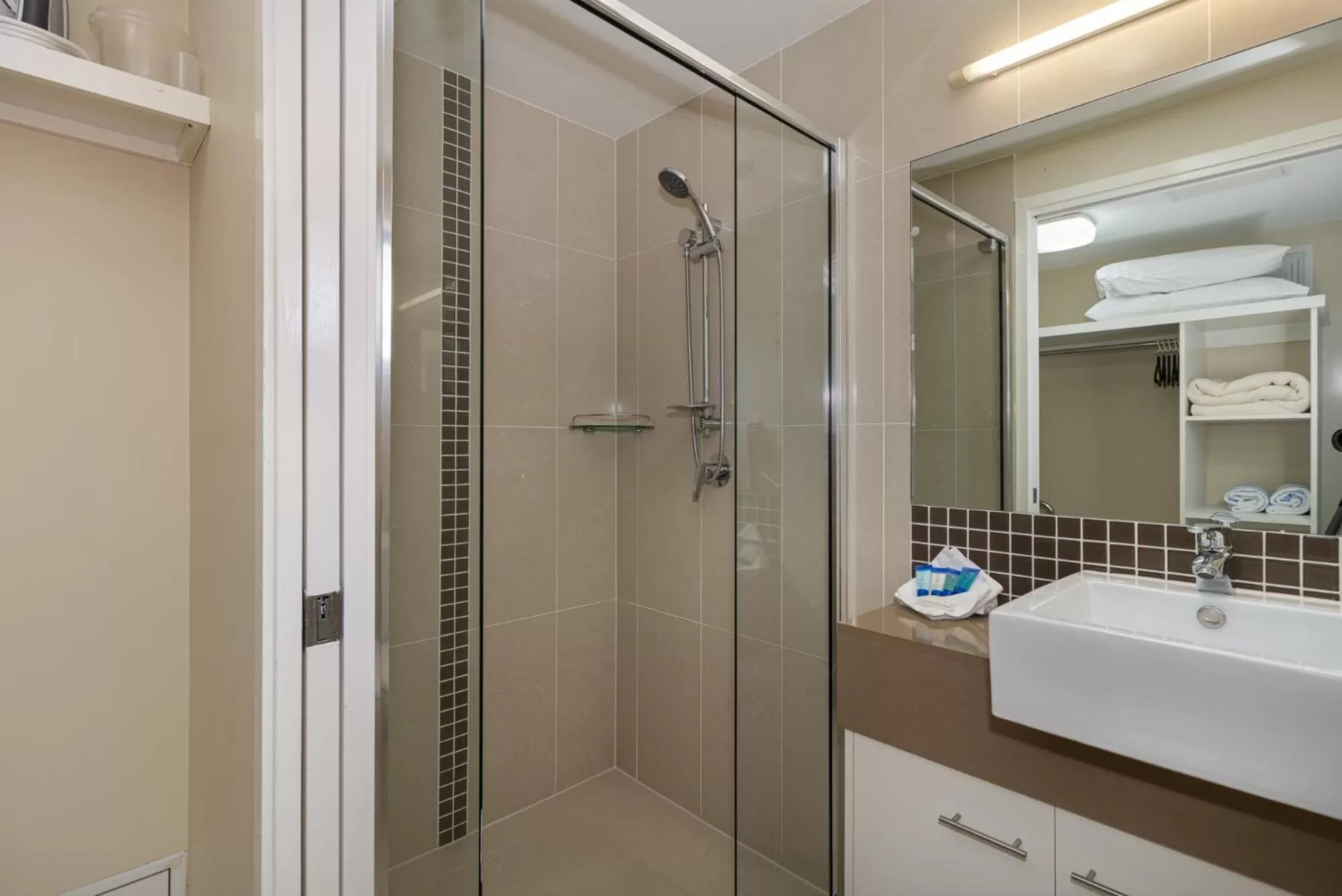 Bathroom in Eden by the Bay