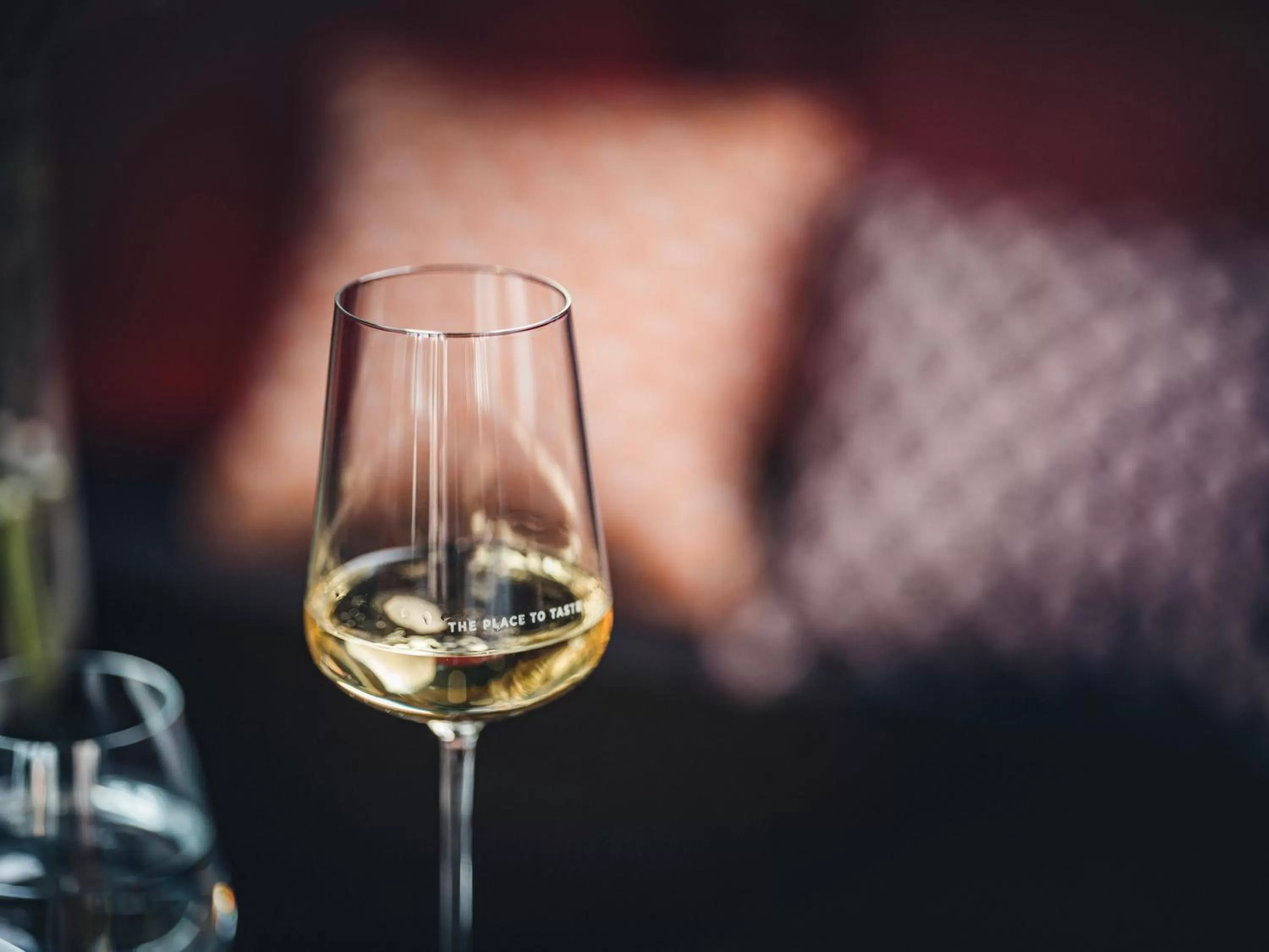 Lounge or bar in Hôtel LÉONOR the place to live