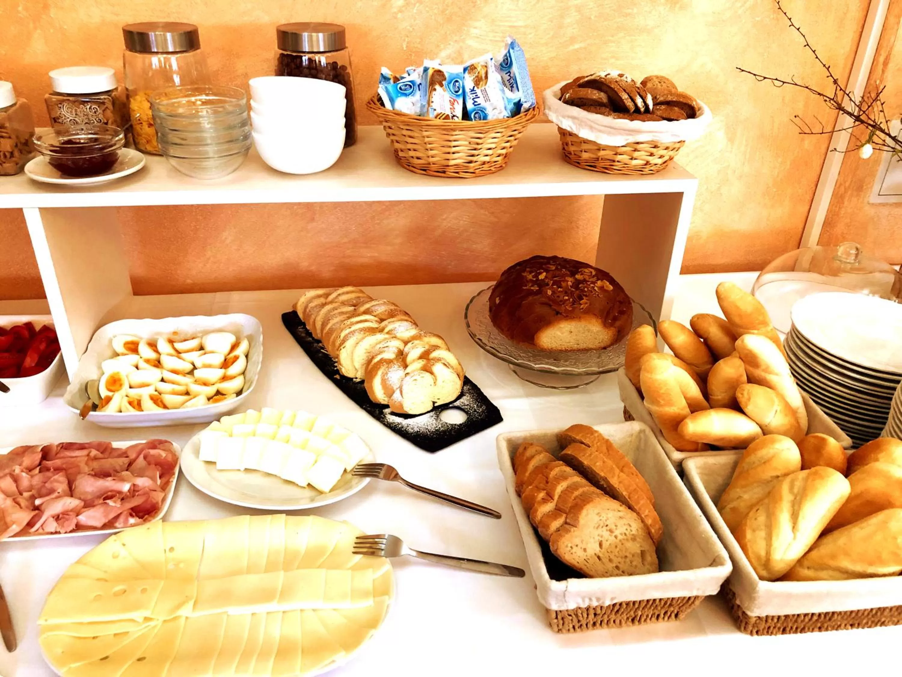 Food and drinks in Hotel Karolina