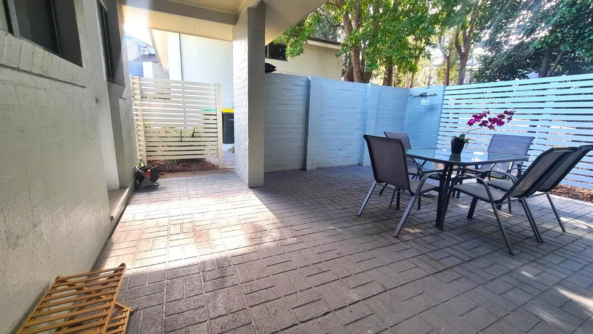 Inner courtyard view in Stay At Raffertys Resort