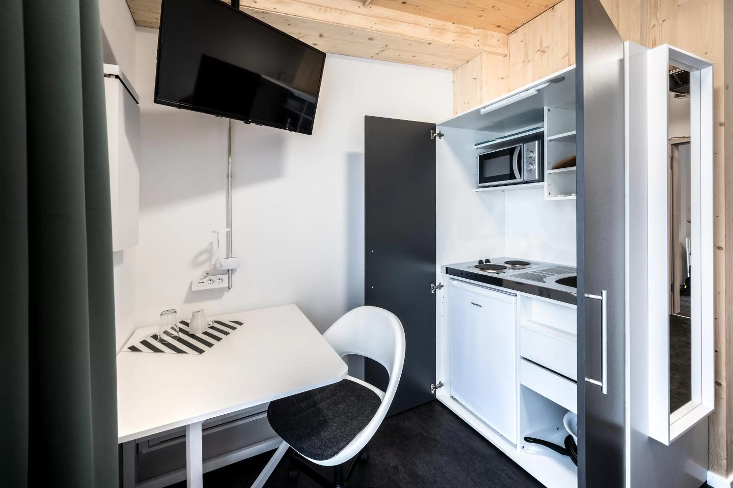 Kitchen/Kitchenette in Boardinghouse-Landau