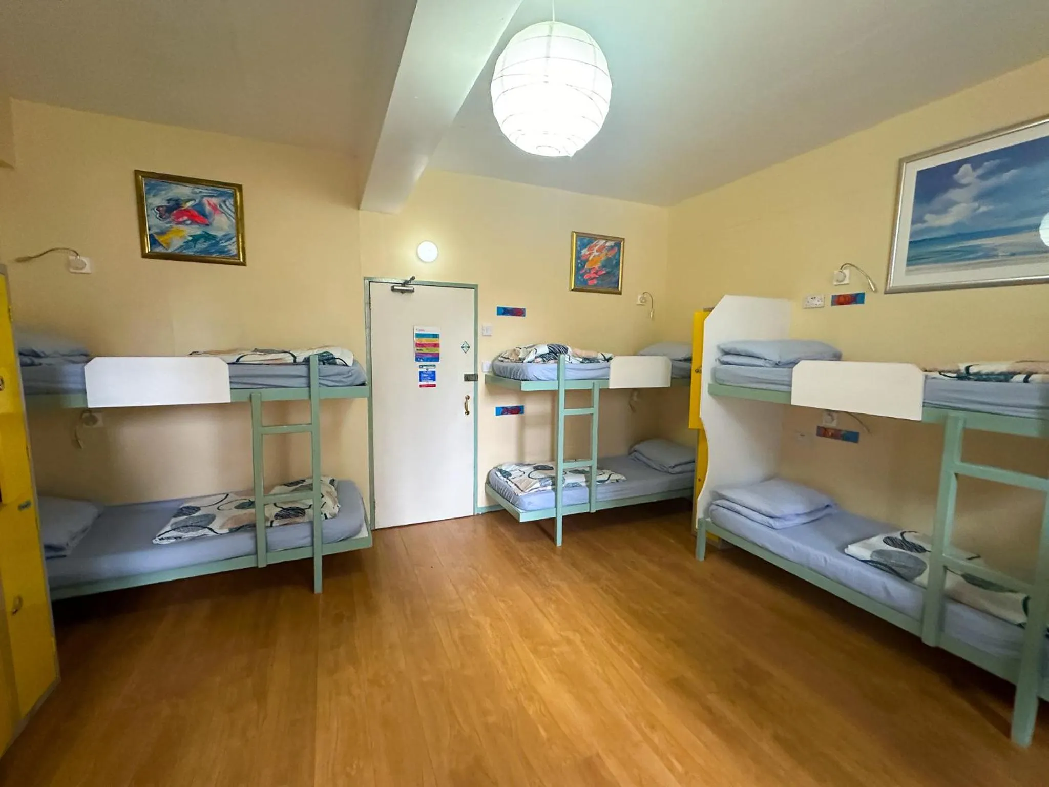 Bed in High Street Hostel - Over 18s Only, Backpackers Atmosphere
