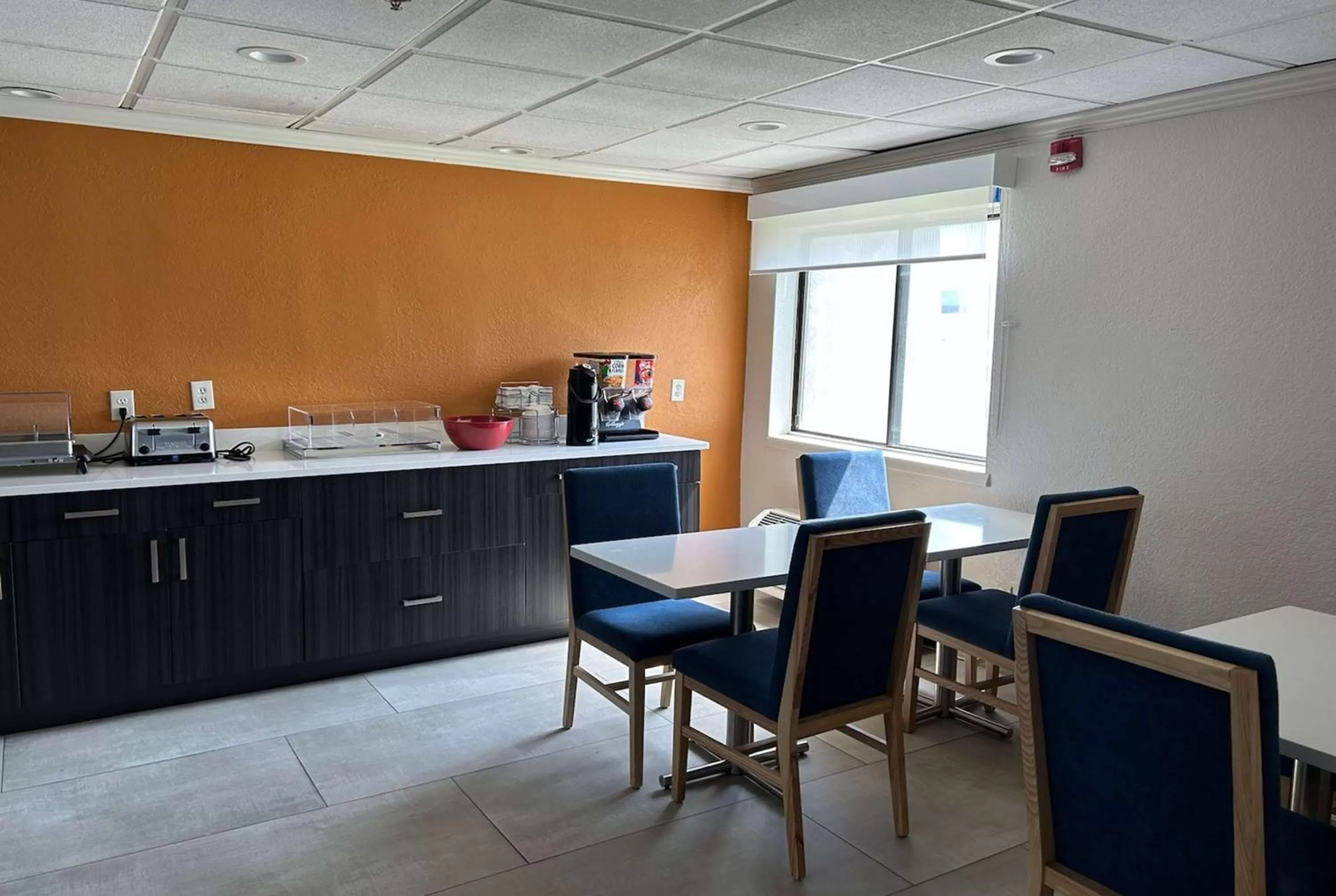 Breakfast in La Quinta by Wyndham Orlando South