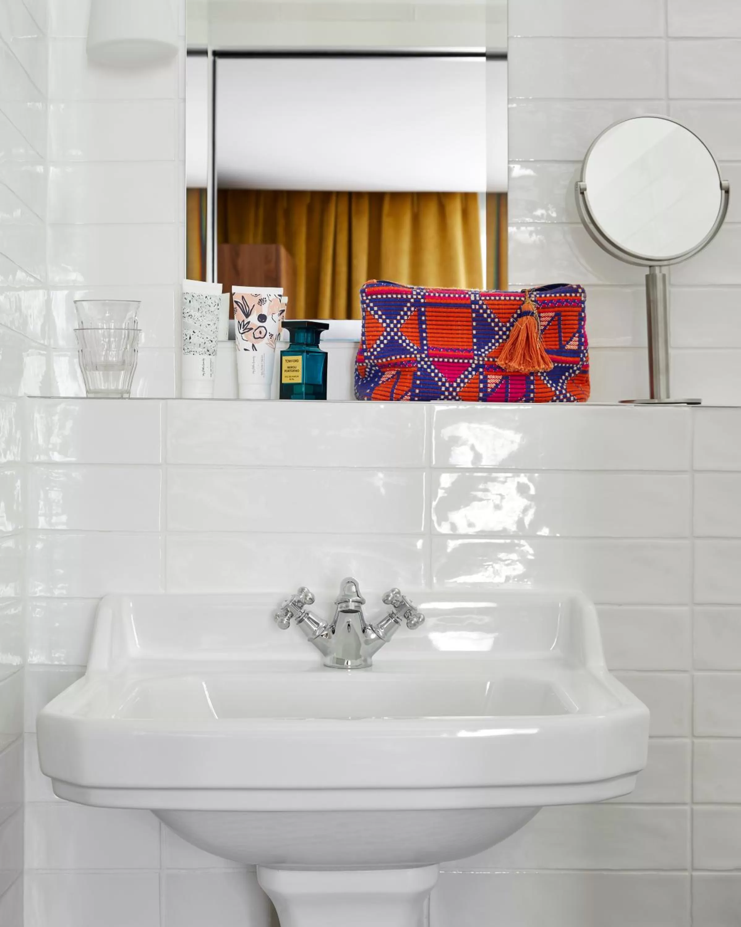 Shower in Hotel Taylor