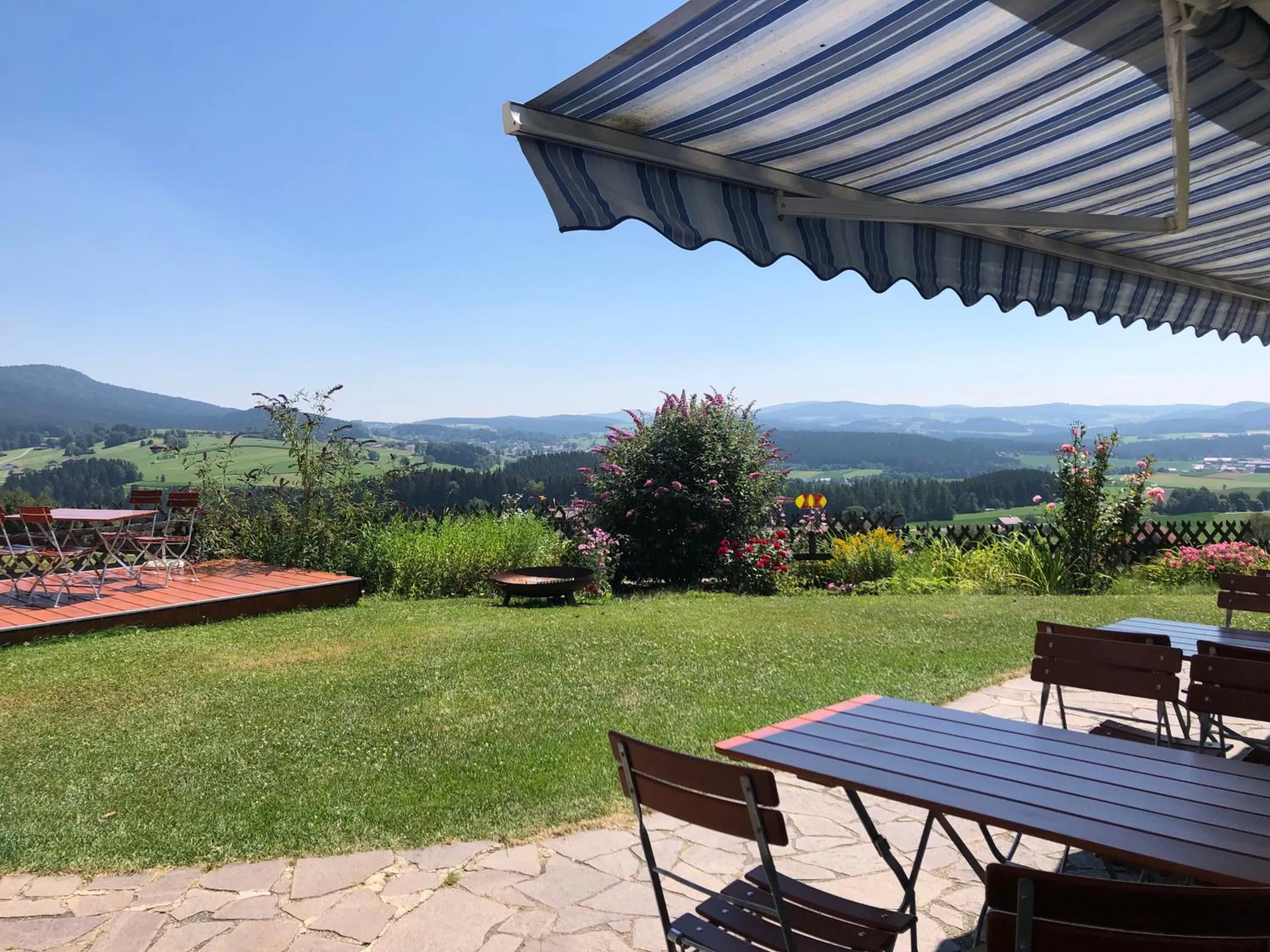 Restaurant/places to eat in Hotel "Haus am Berg"