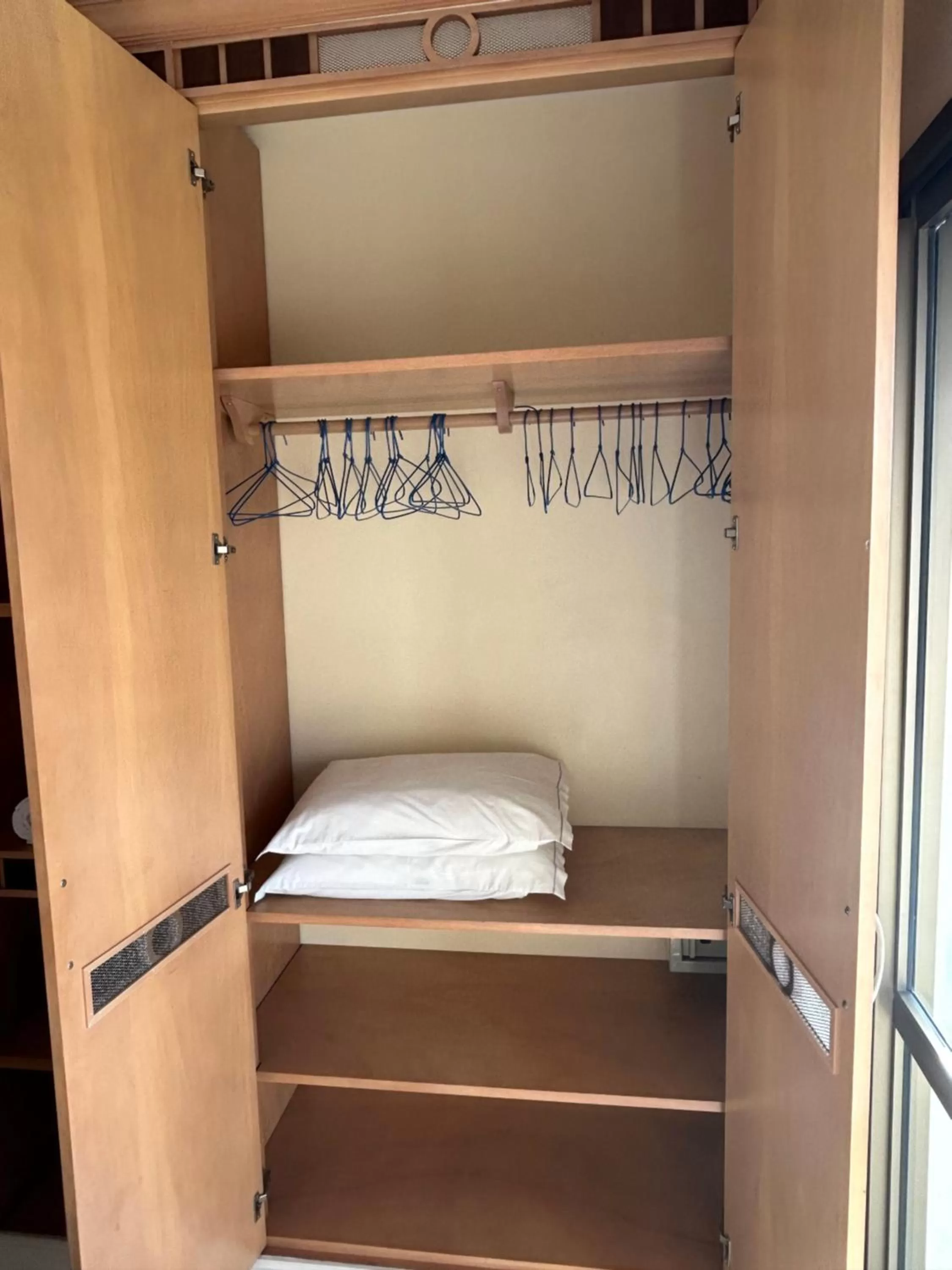 Bedroom, Bed in Golfinhos Apart Hotel