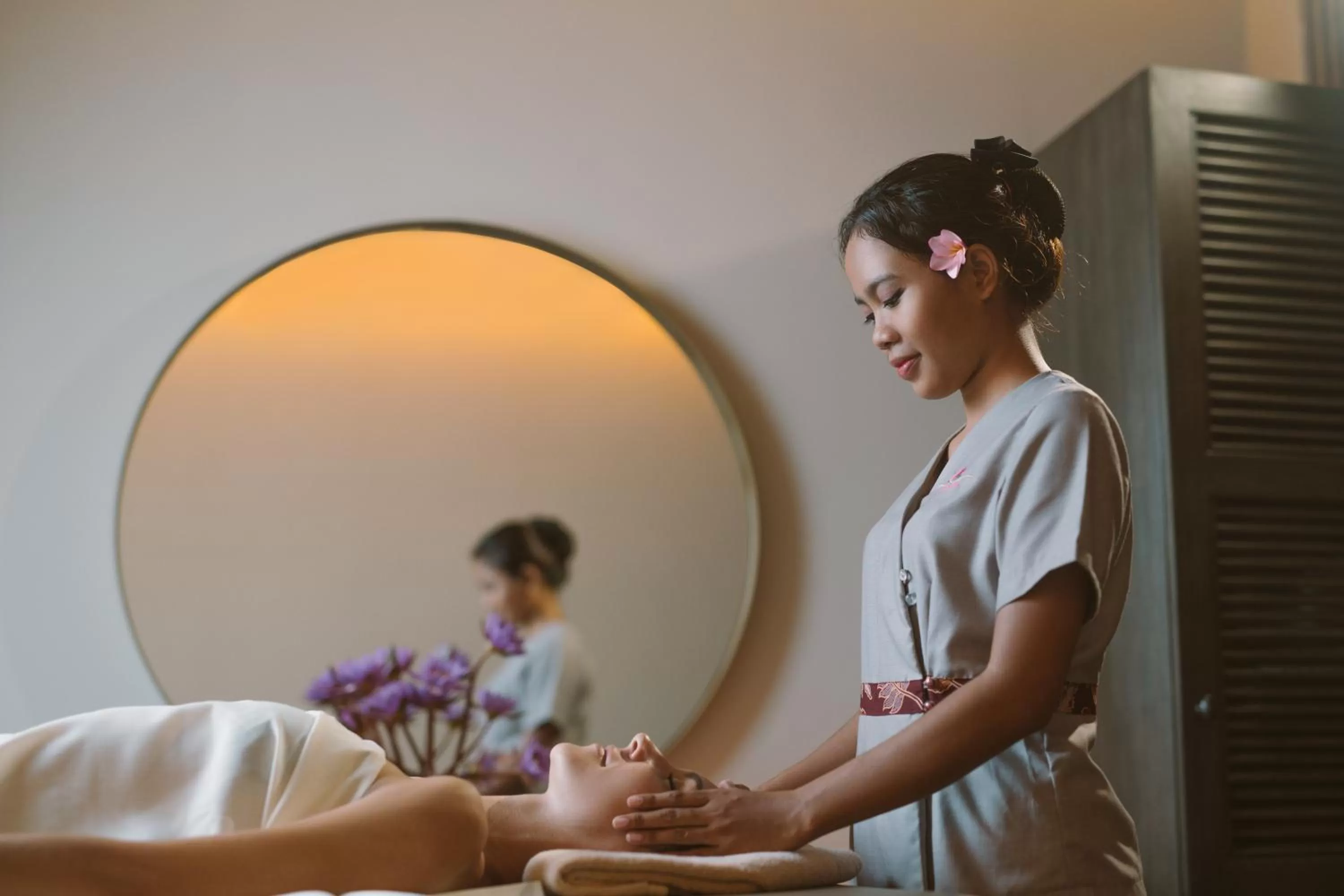 People in Club Hotel Dolphin