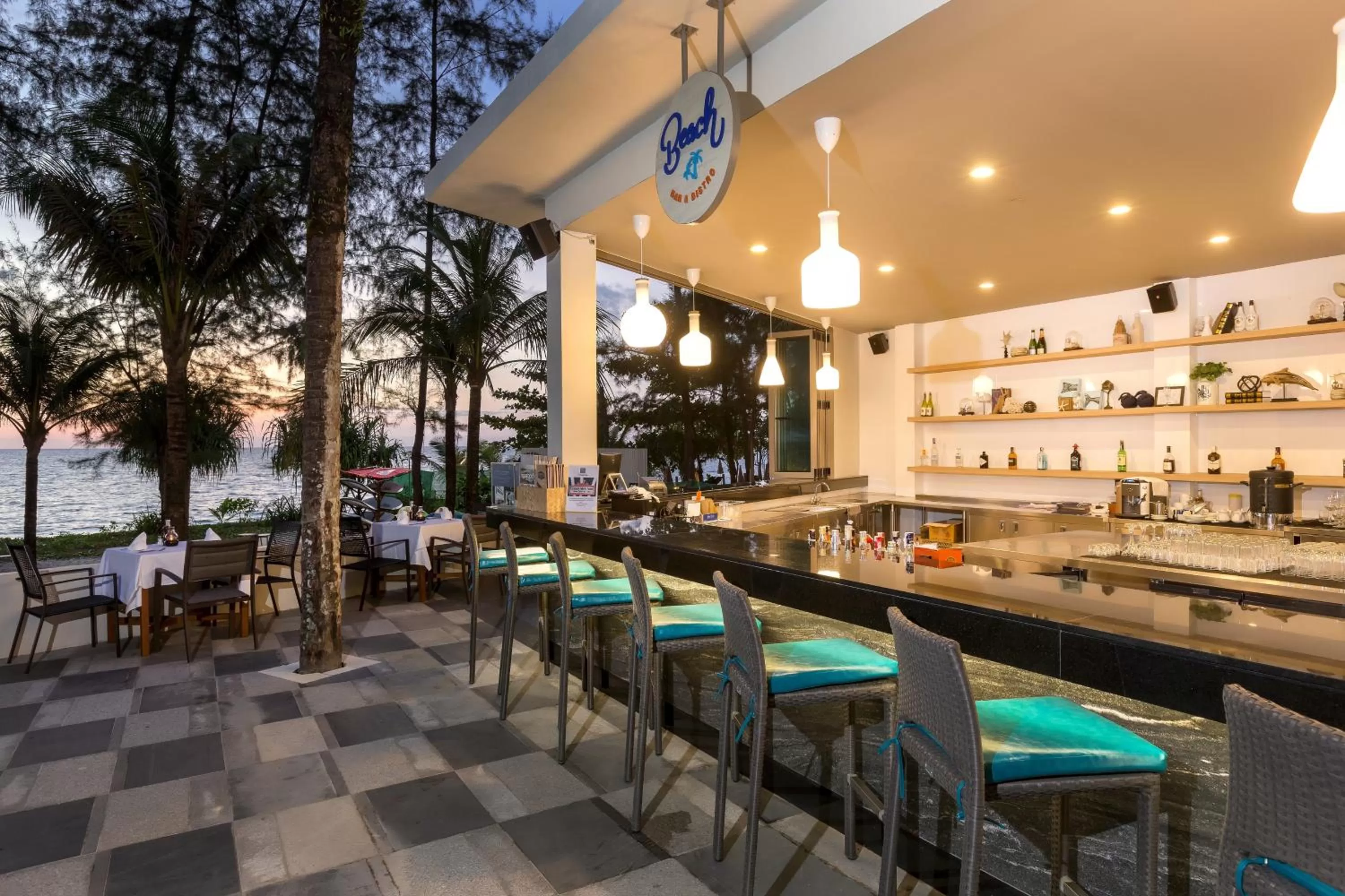 Restaurant/places to eat in X10 Khaolak Resort