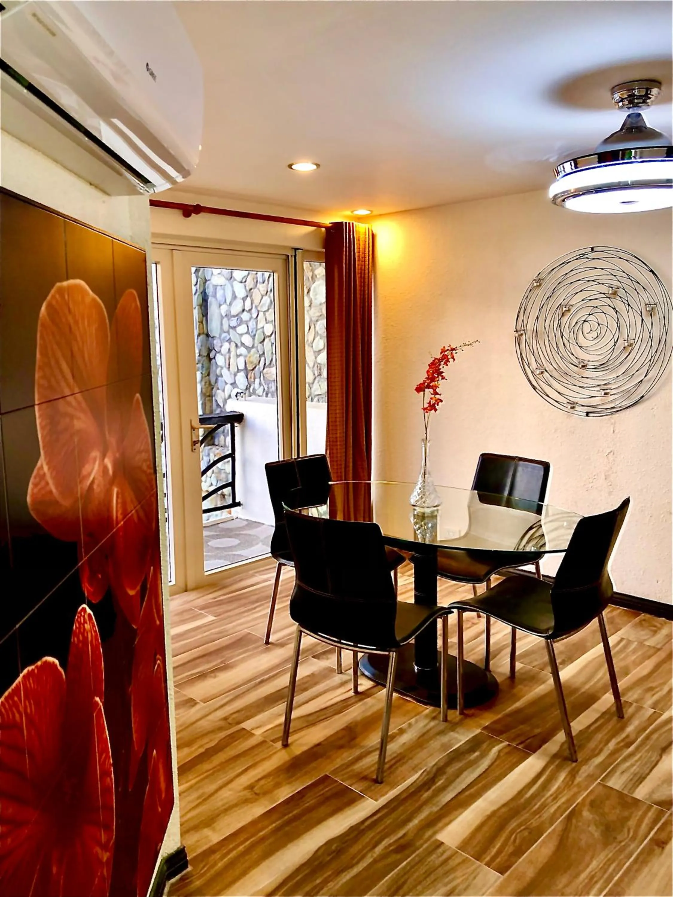 Dining area in Sunset At Aninuan Beach Resort