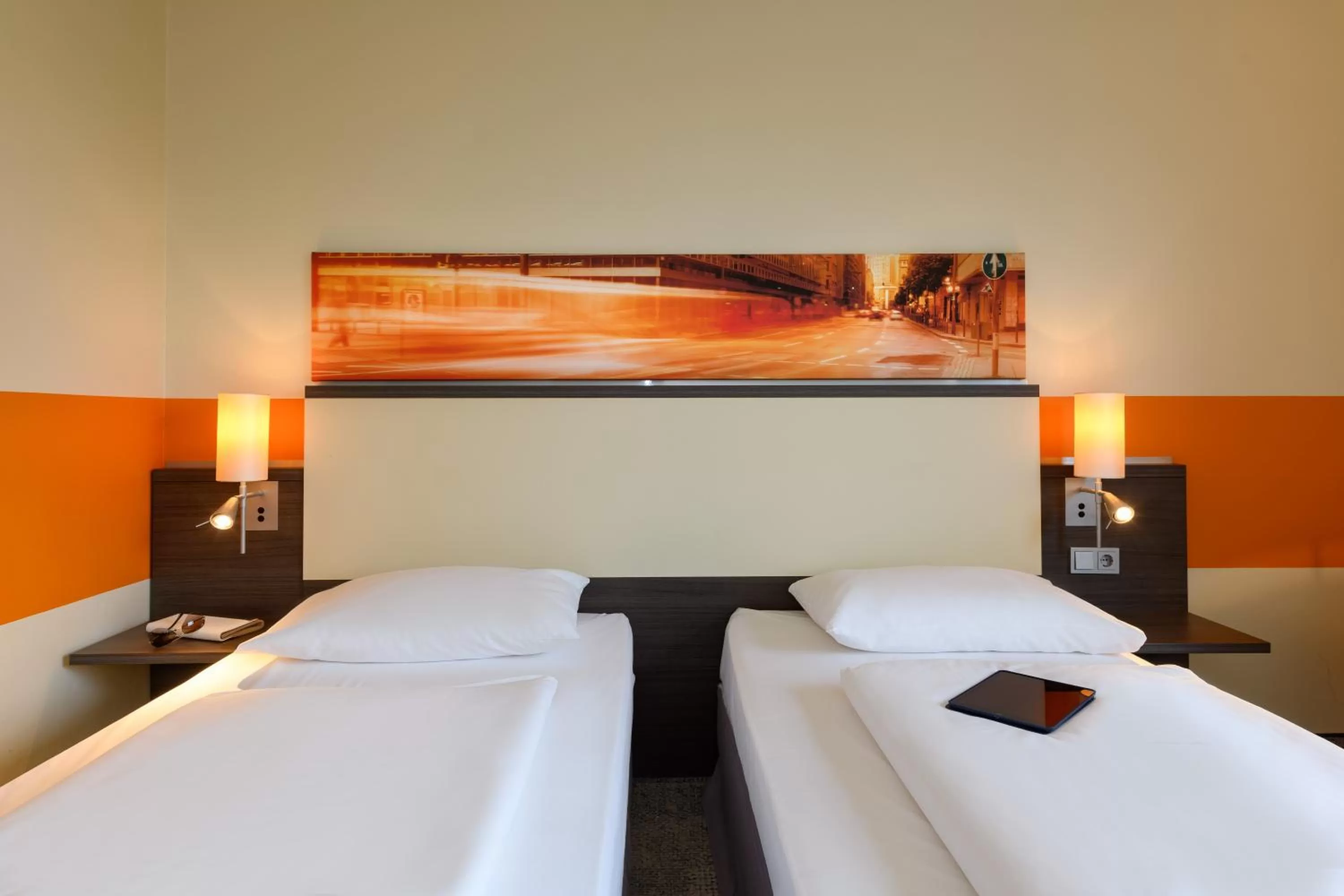 Photo of the whole room, Bed in Mercure Hotel Köln West