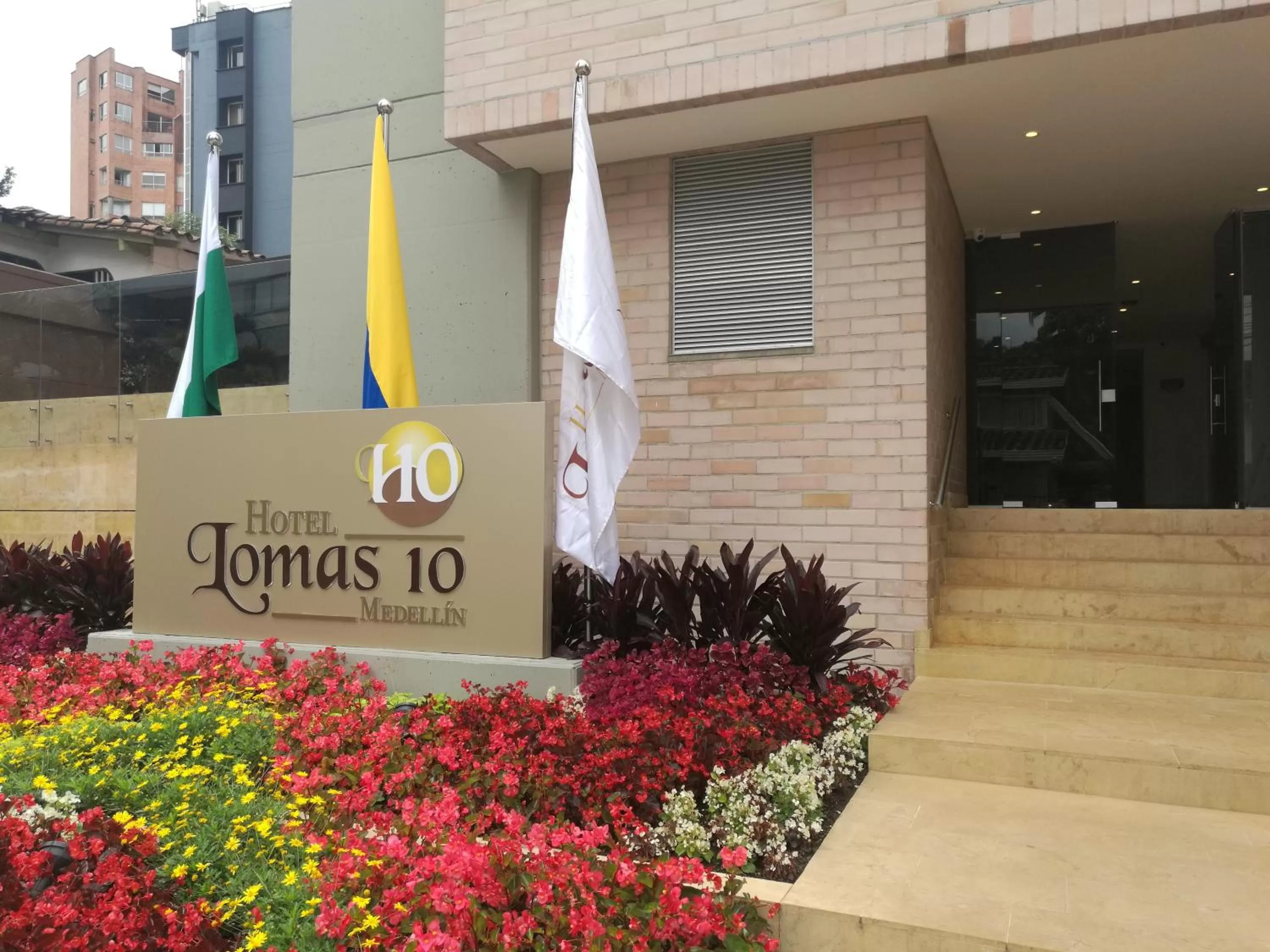 Facade/entrance in Hotel Lomas 10 Medellin