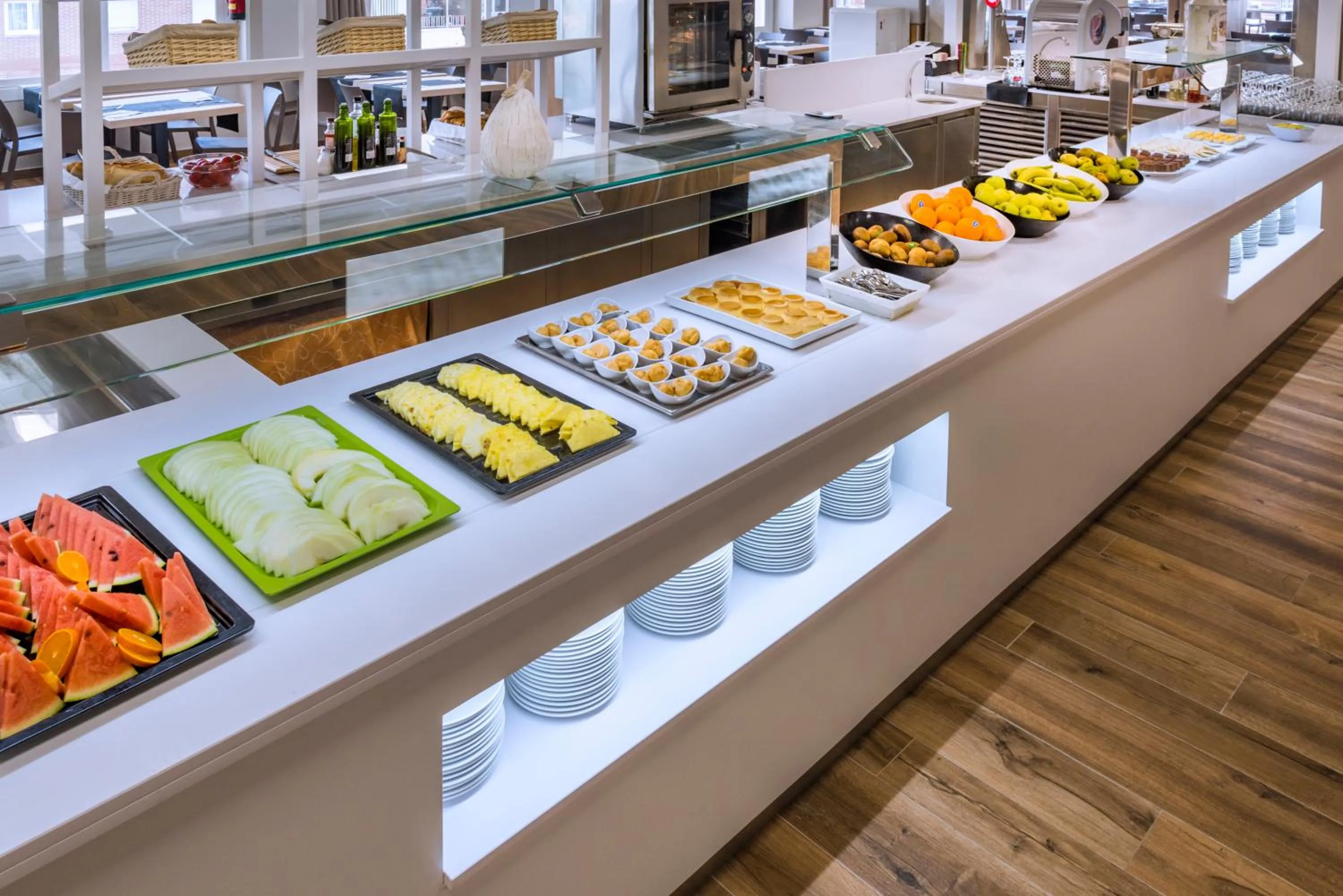 Restaurant/places to eat in Hotel Oasis Park Splash