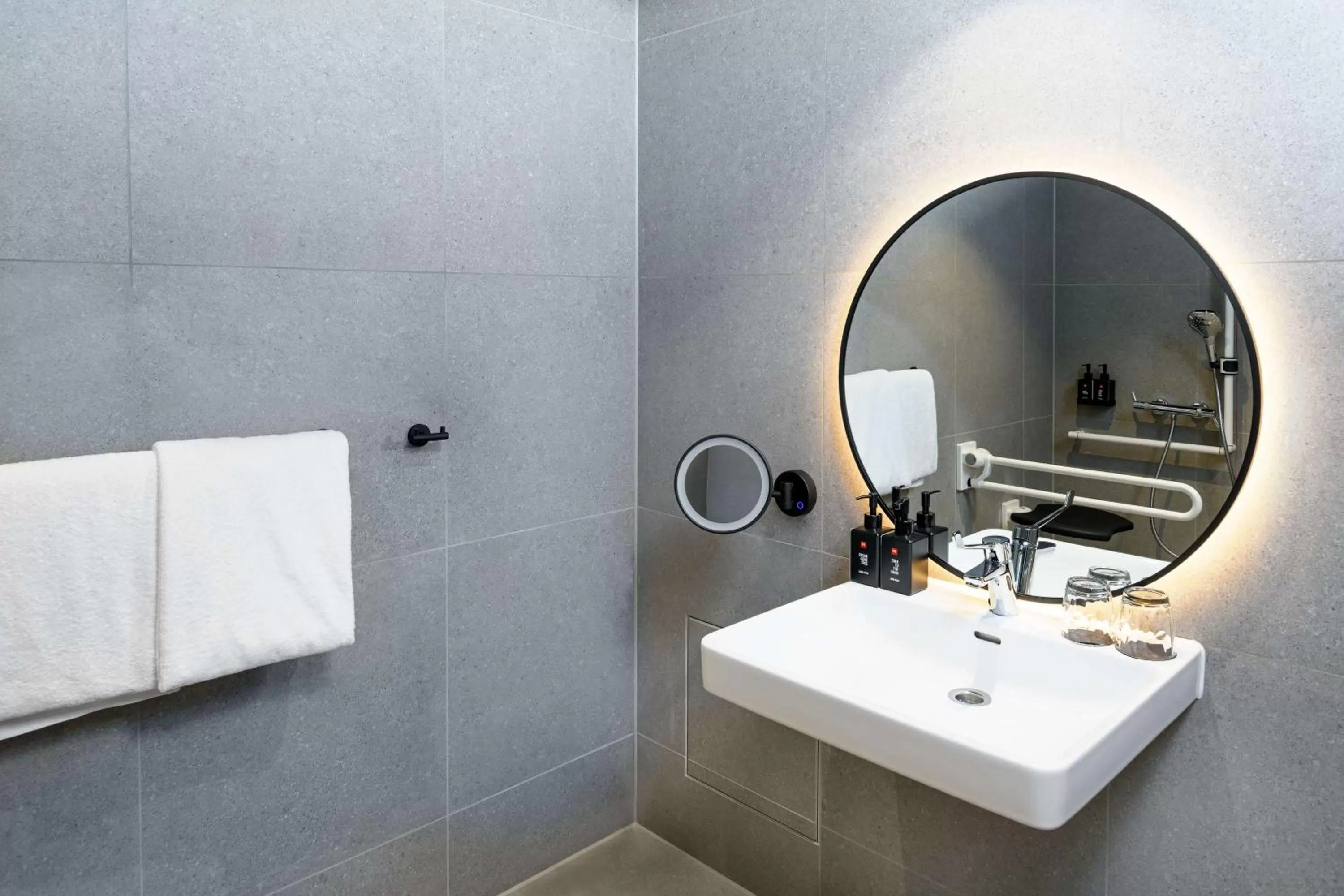 Bathroom in Radisson RED Hotel, Vienna