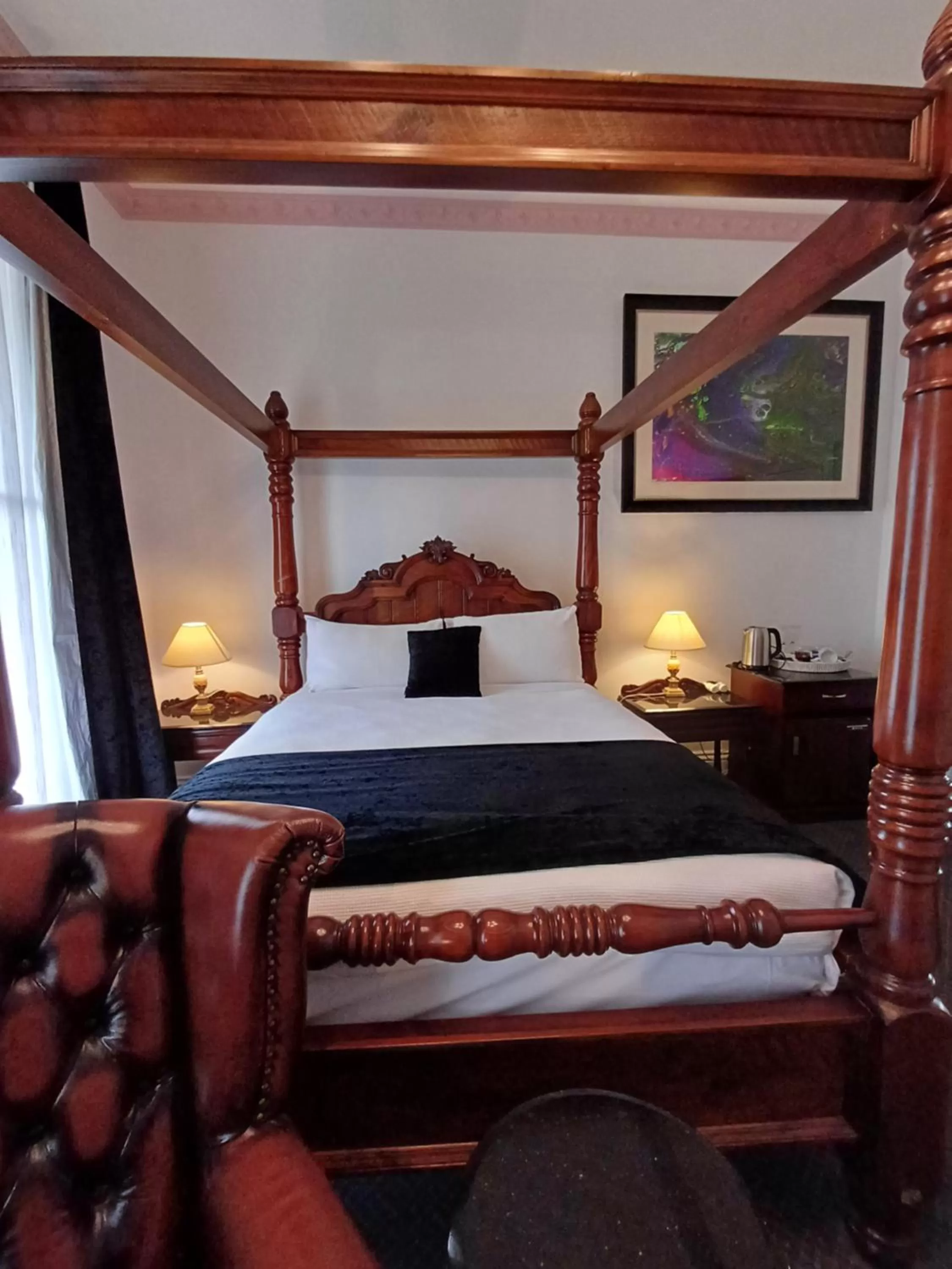 Bed in Art Hotel on York