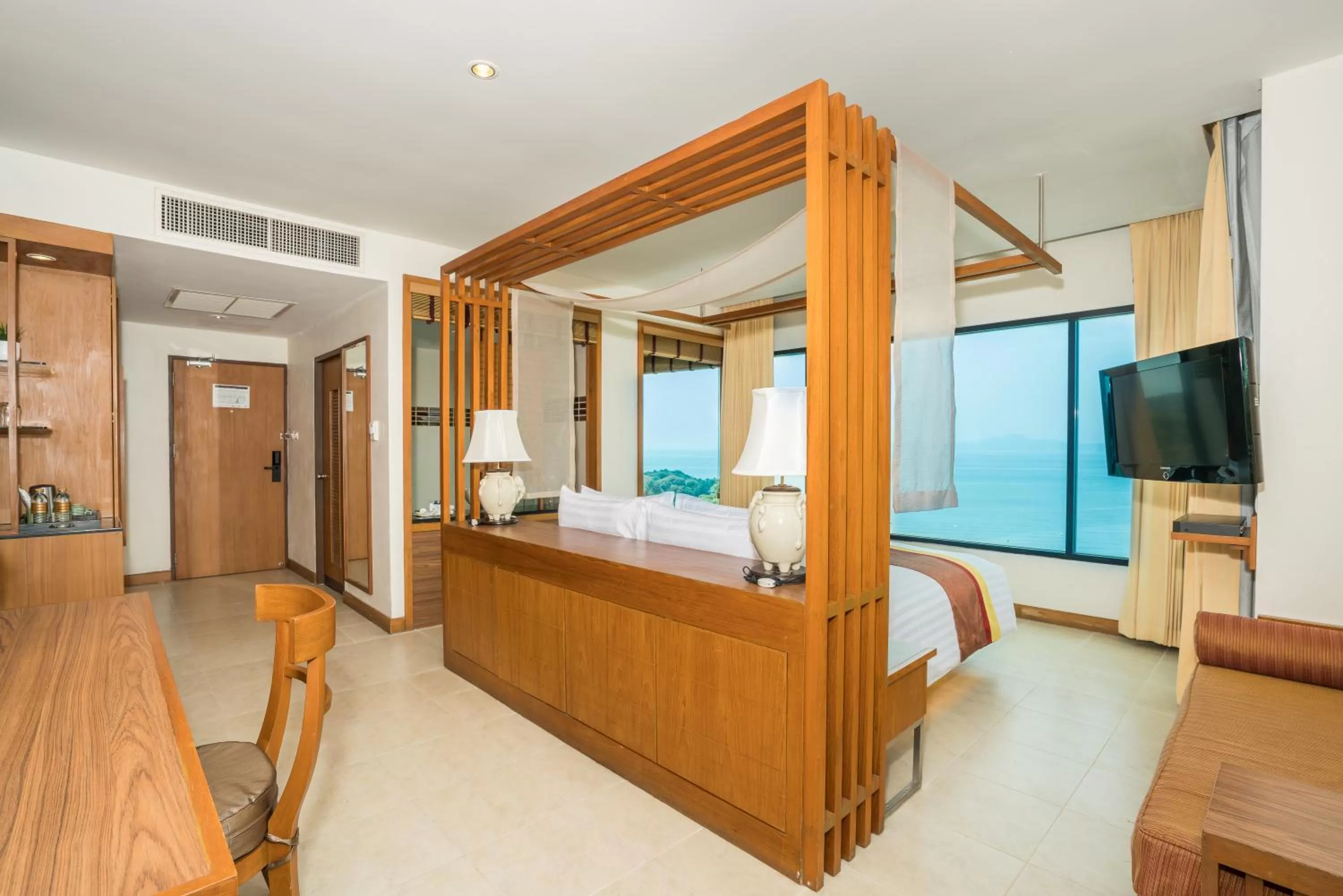 Bed in Cosy Beach Hotel - SHA Extra Plus